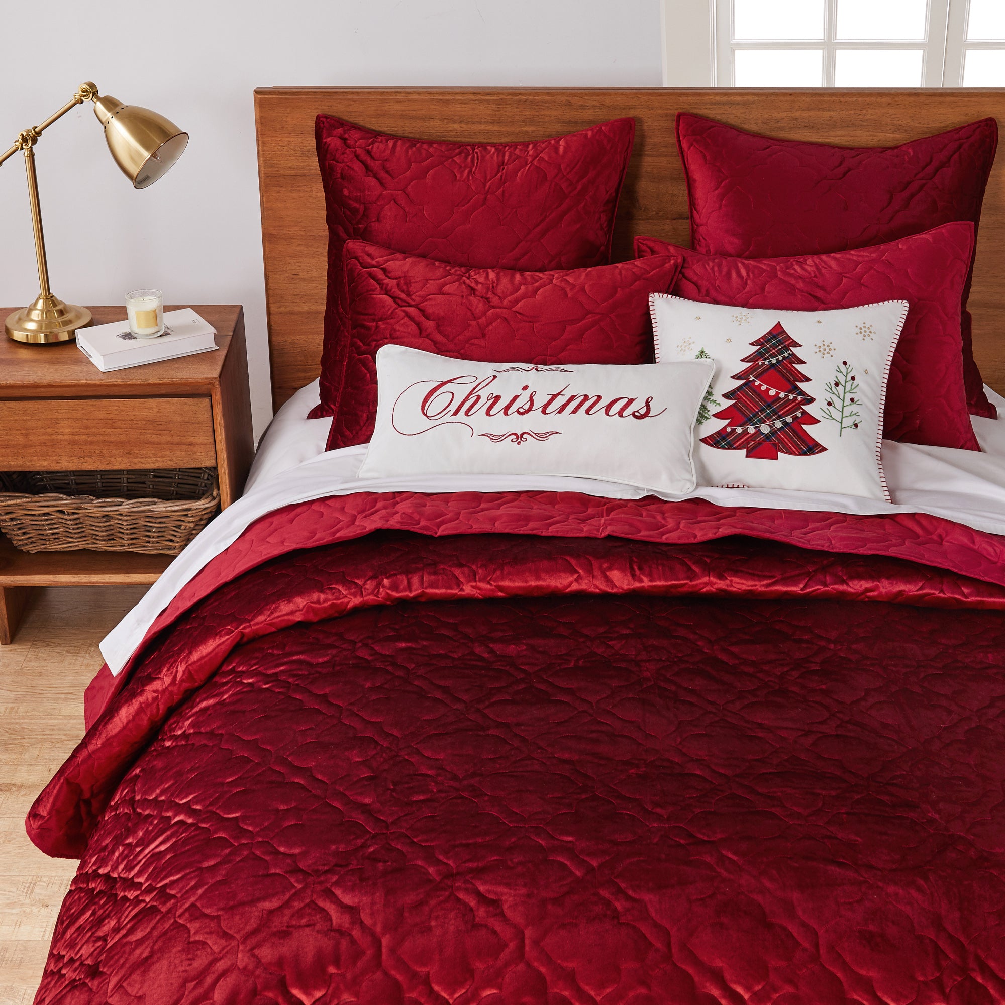 BH Caserta Velvet Red Quilt