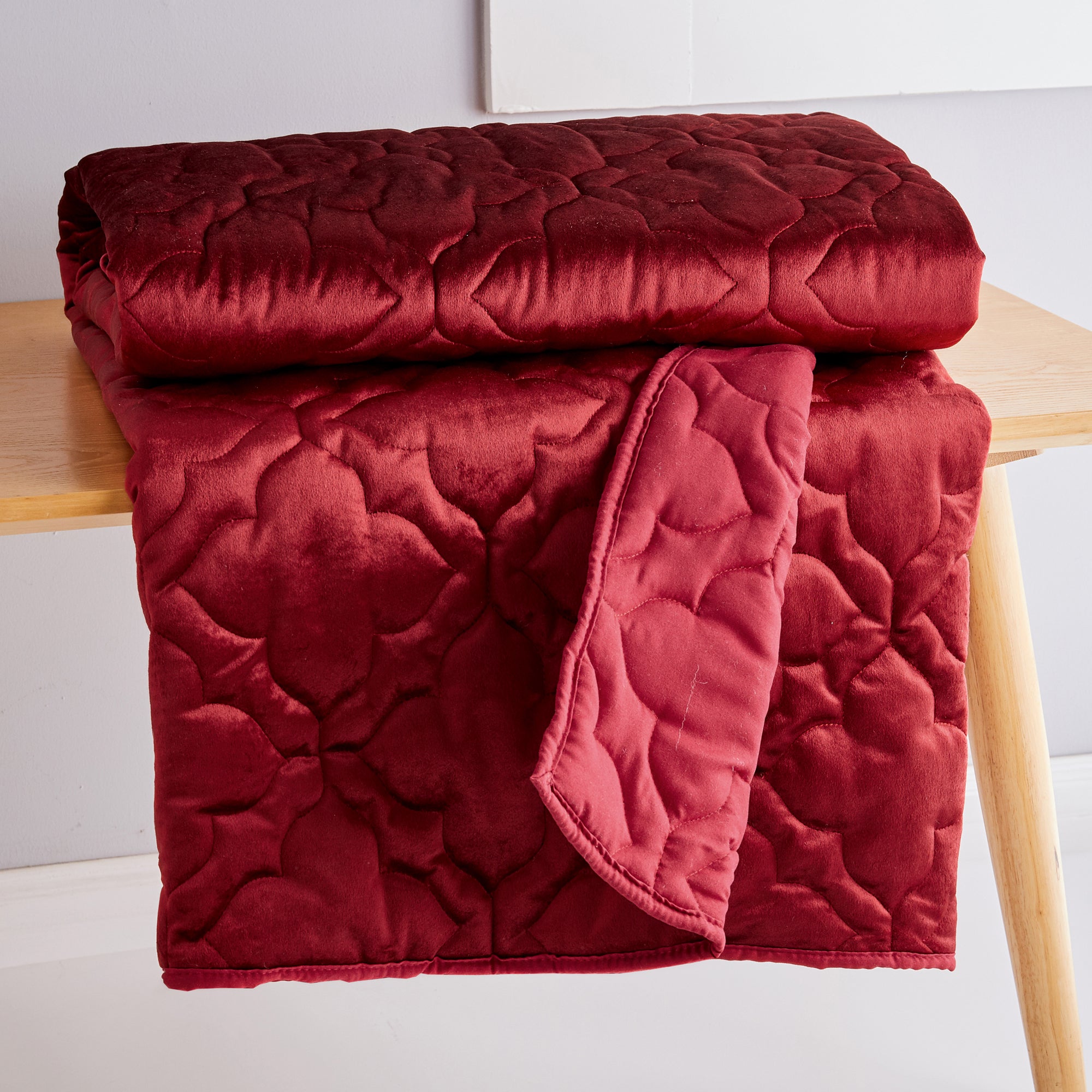 BH Caserta Velvet Red Throw