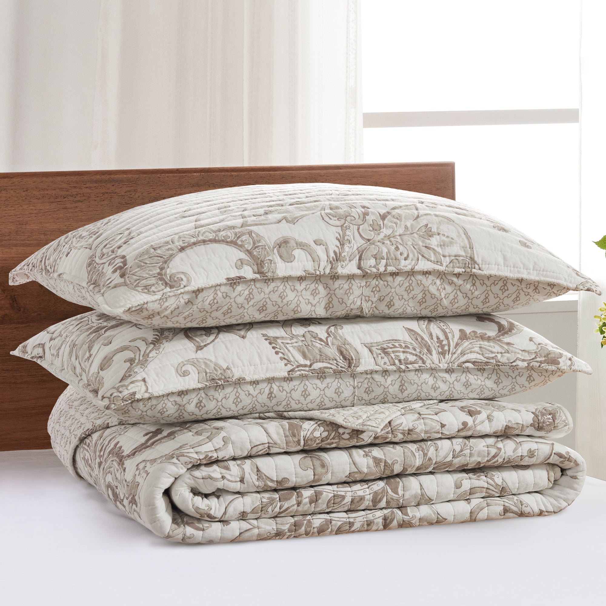 Levtex Home Bennett Quilt Set Quilts