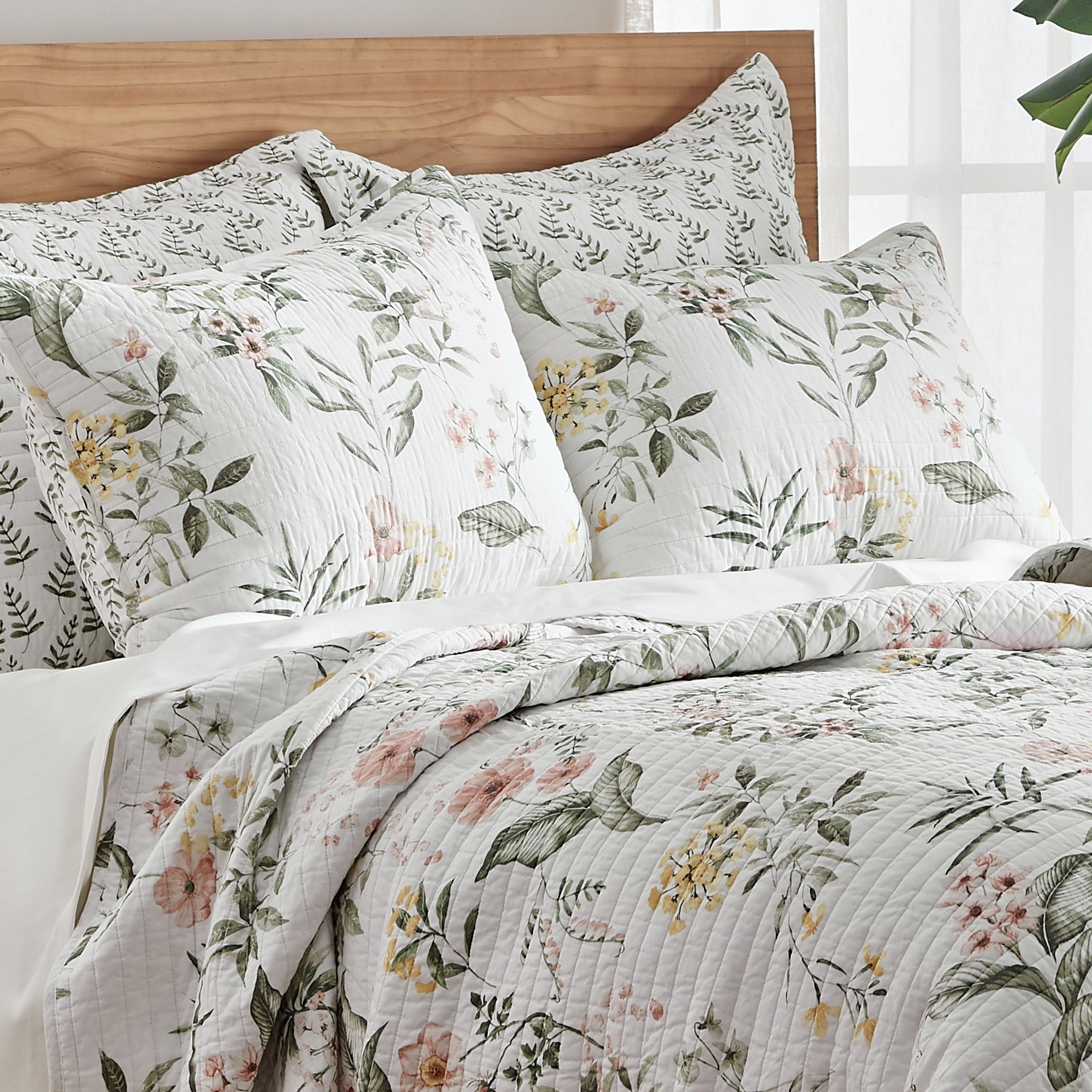 Levtex Home Viviana Quilt Set Quilts