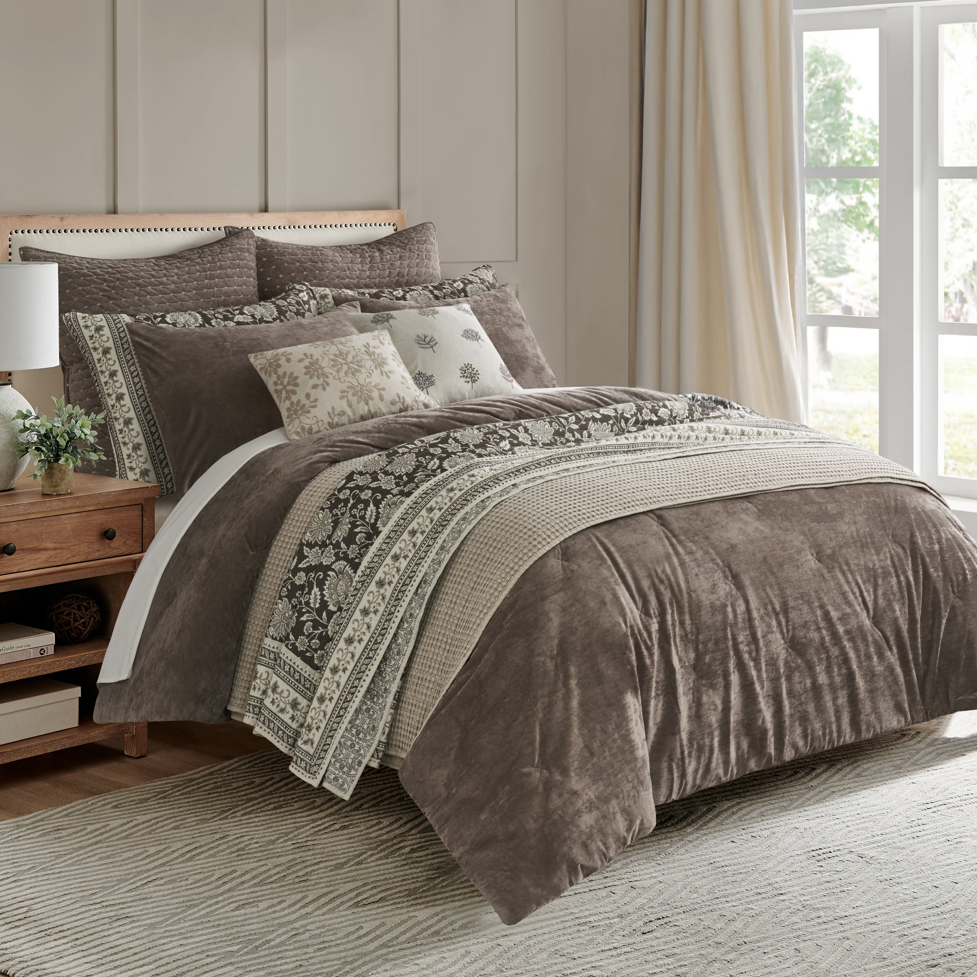 Velvet Stitch Comforter Set