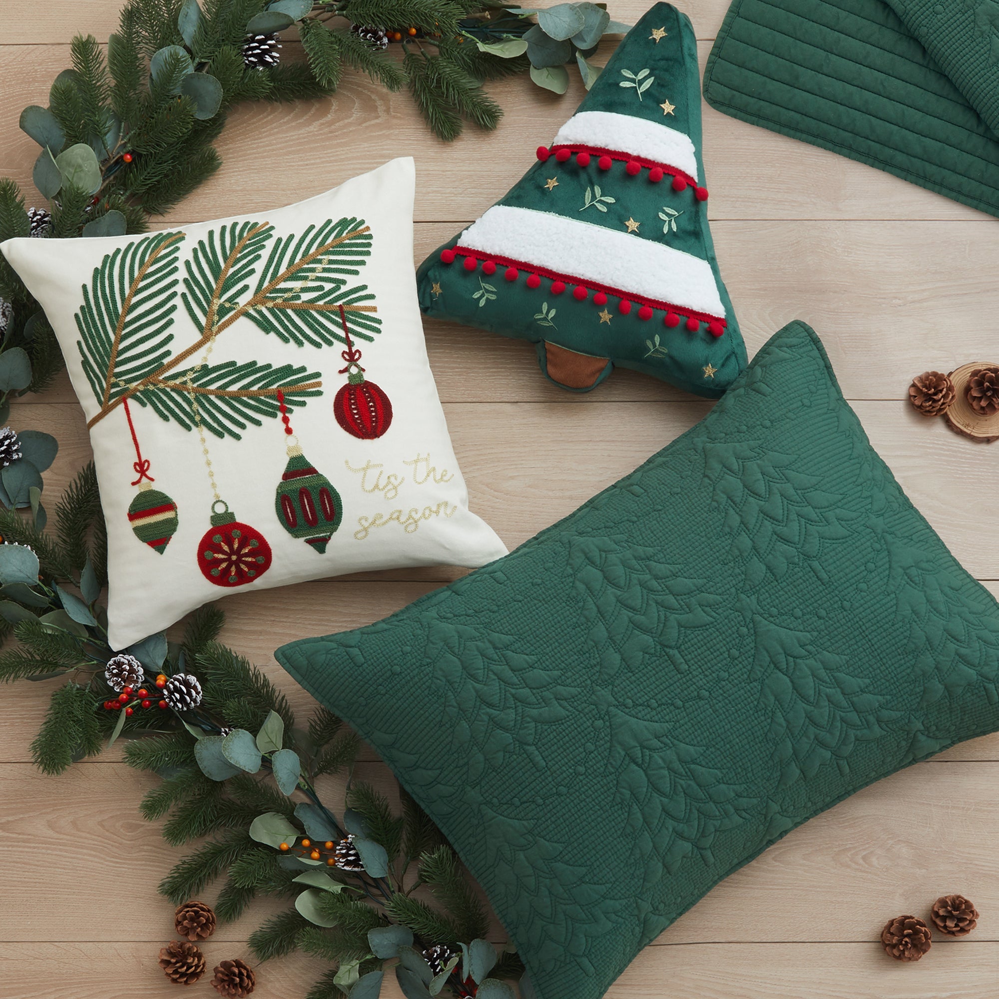 Levtex Home O Christmas Tree Quilt Set Quilts