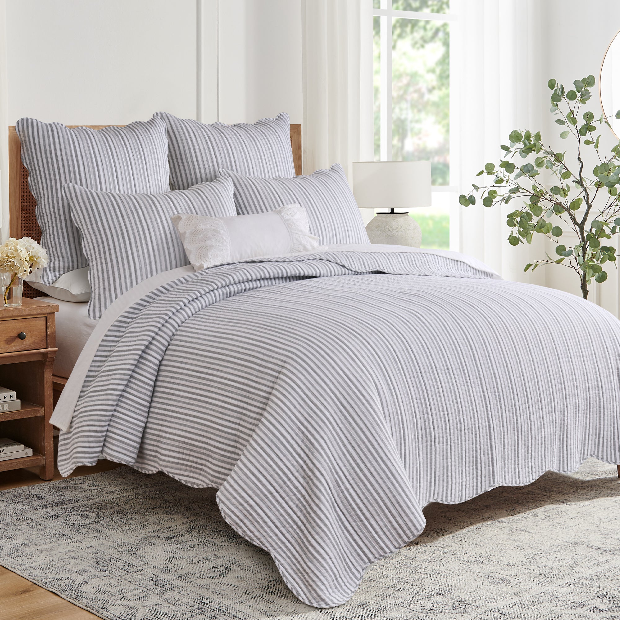 Martha Stripe Quilt Set