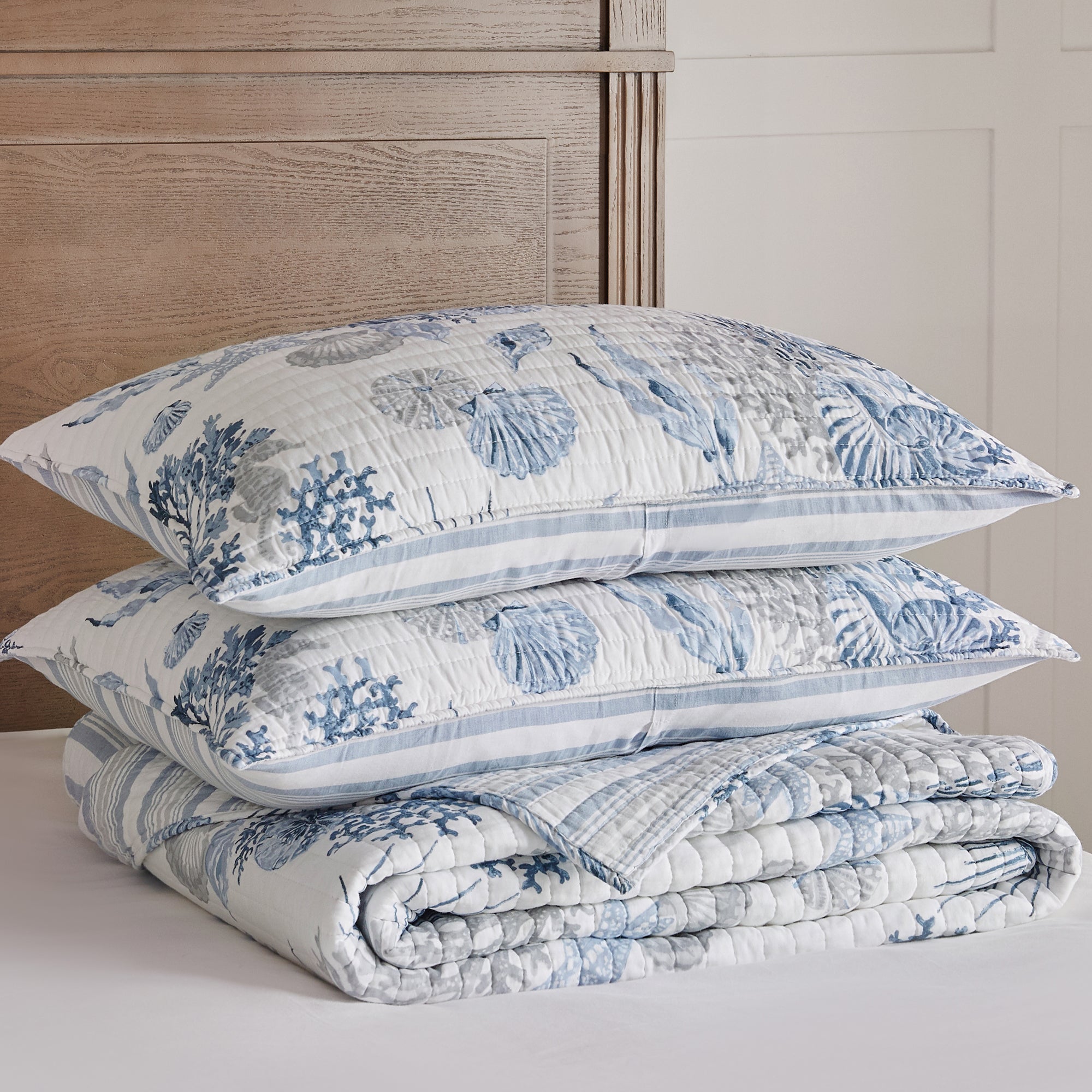 Levtex Home Coral Landing Quilt Set Quilts
