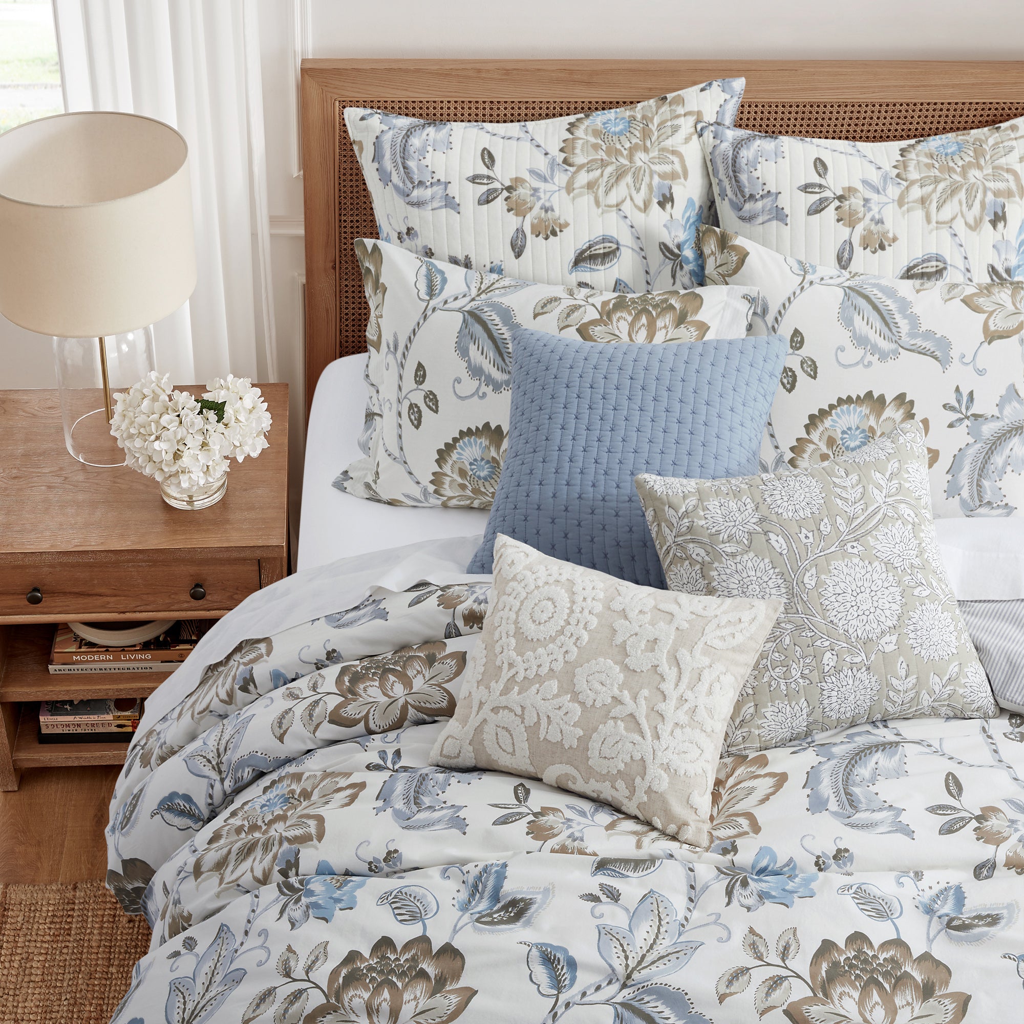 Maileen Comforter Set