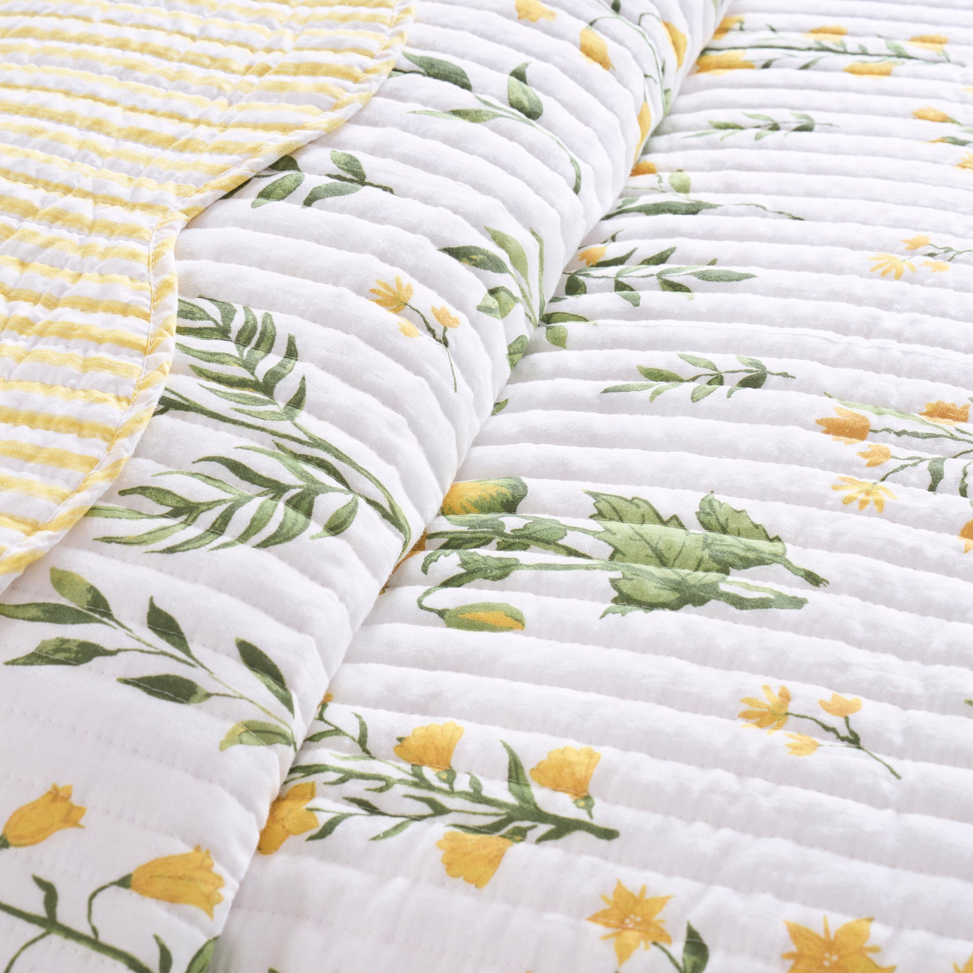 Daffodil Quilt Set