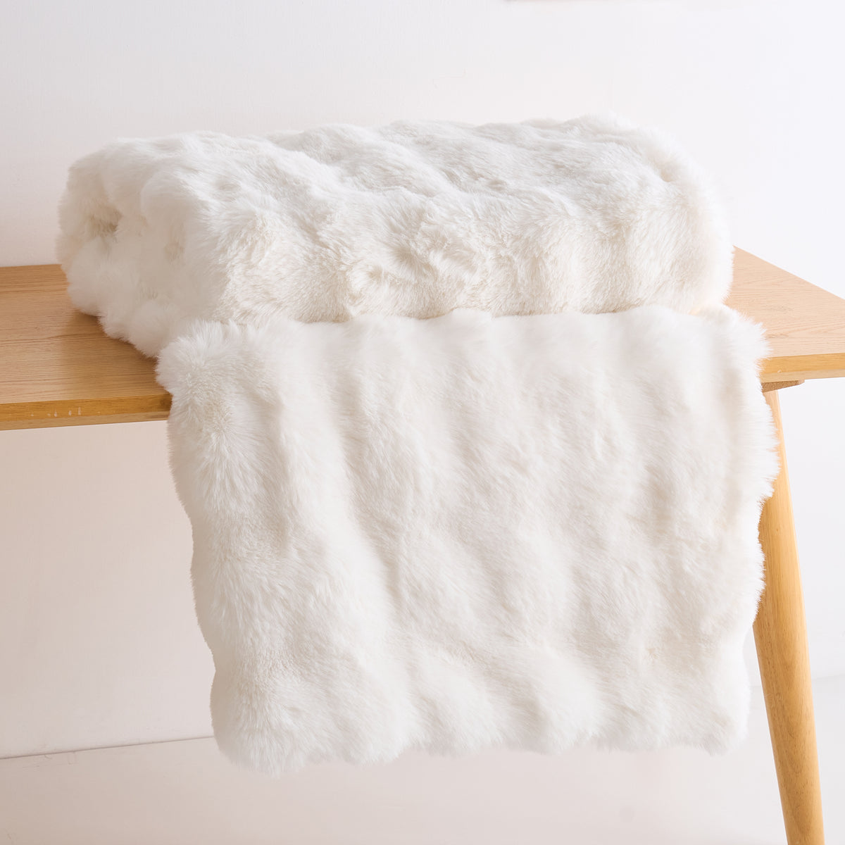 Bubble Faux Fur Cream Throw Blanket