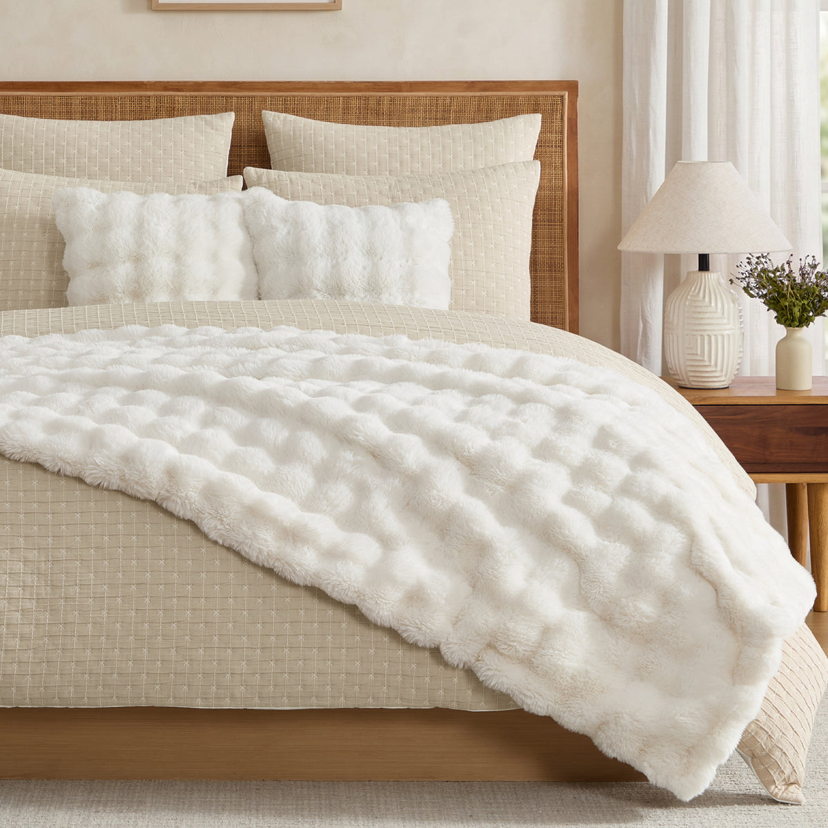 Bubble Faux Fur Cream Blanket