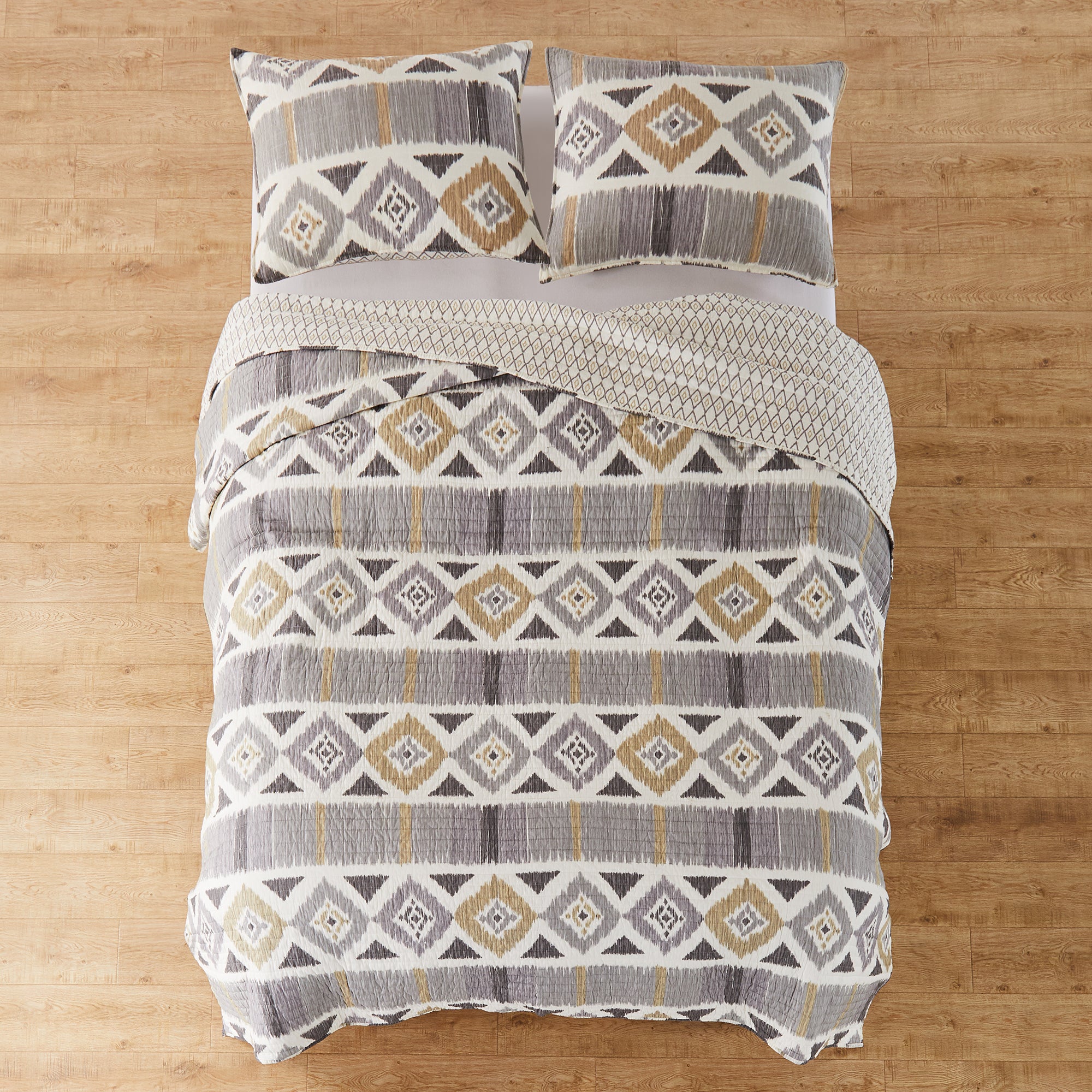 Levtex Home Santa Fe Quilt Quilts