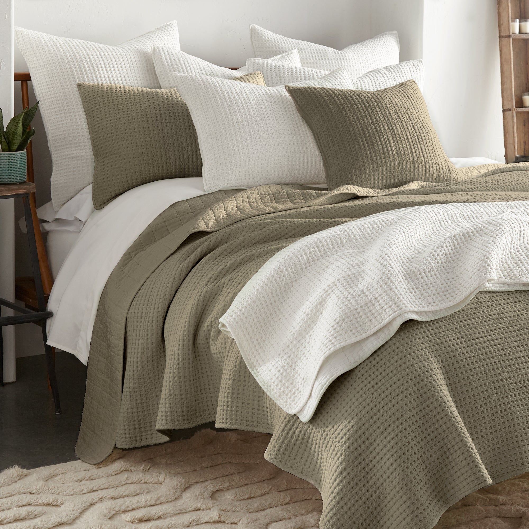 Mills Waffle Quilt Set