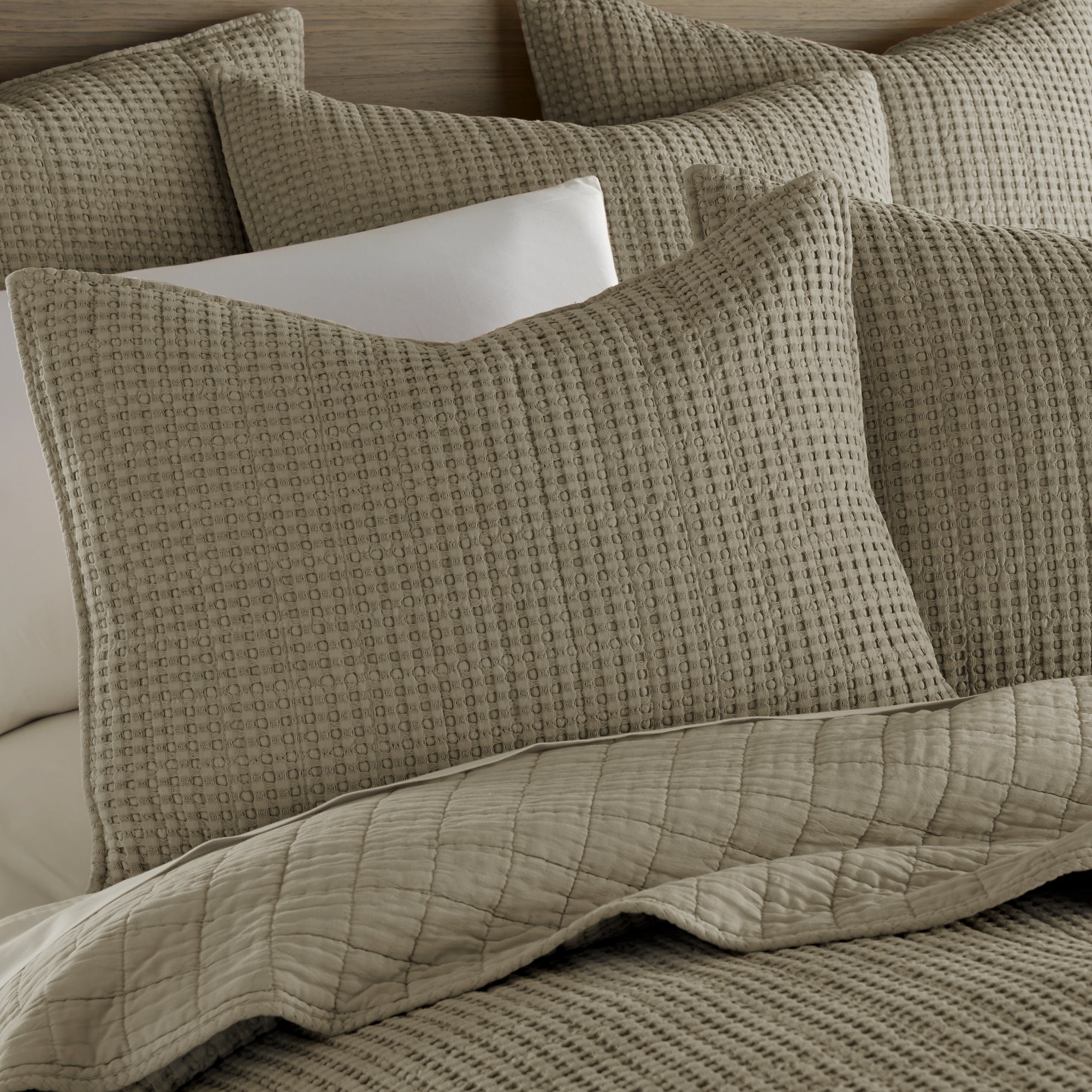 Mills Waffle Quilt Set