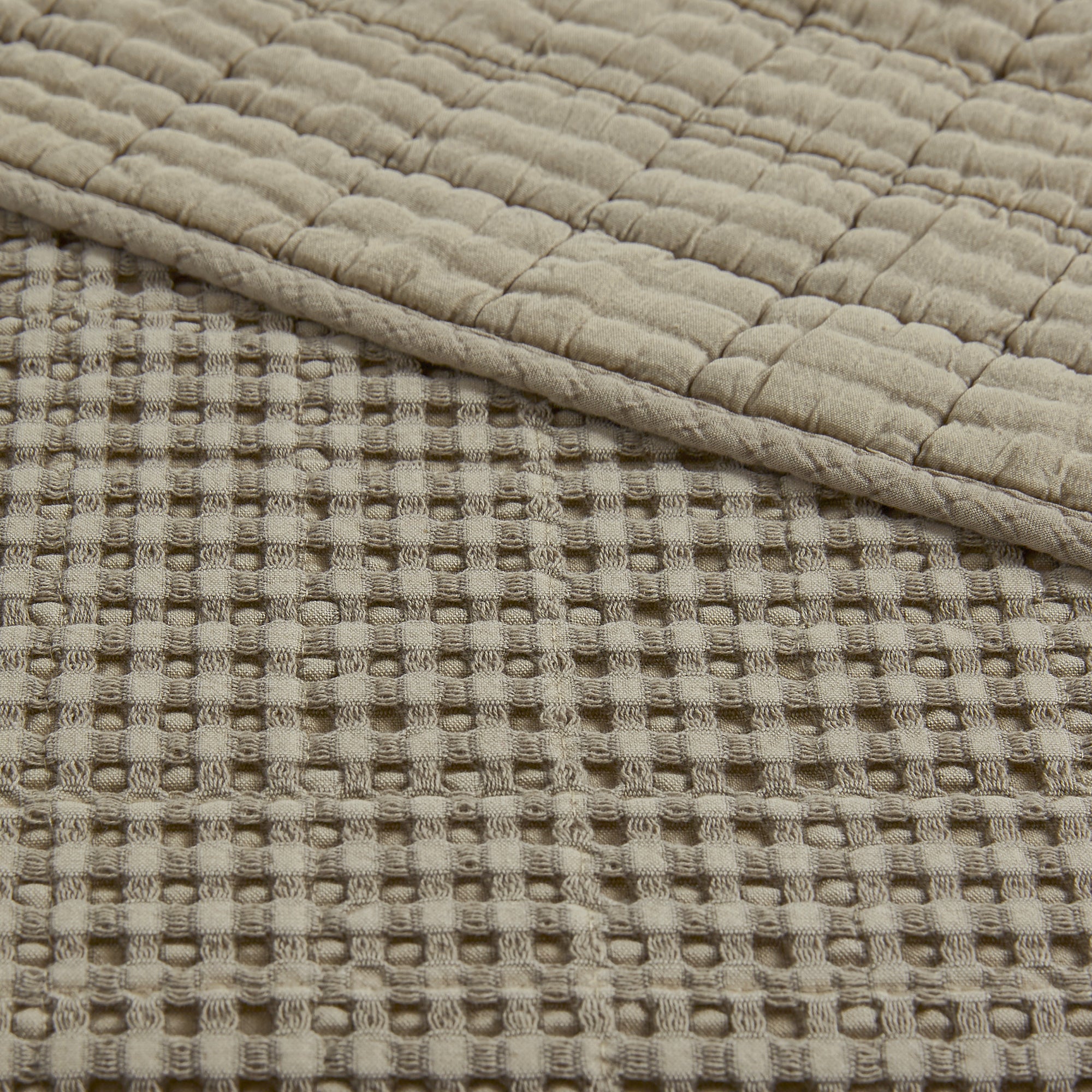 Mills Waffle Quilt Set