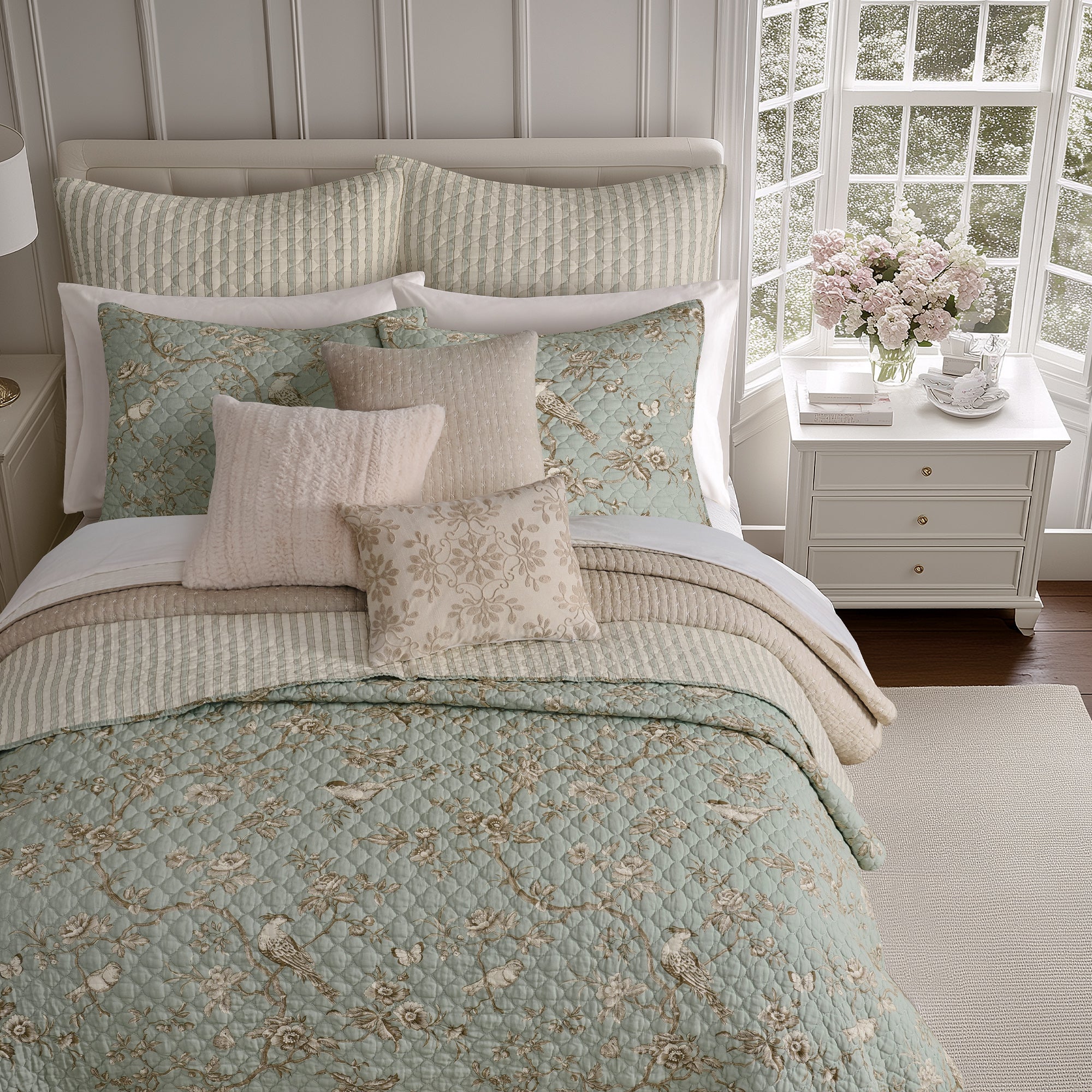 Toile Quilt Set
