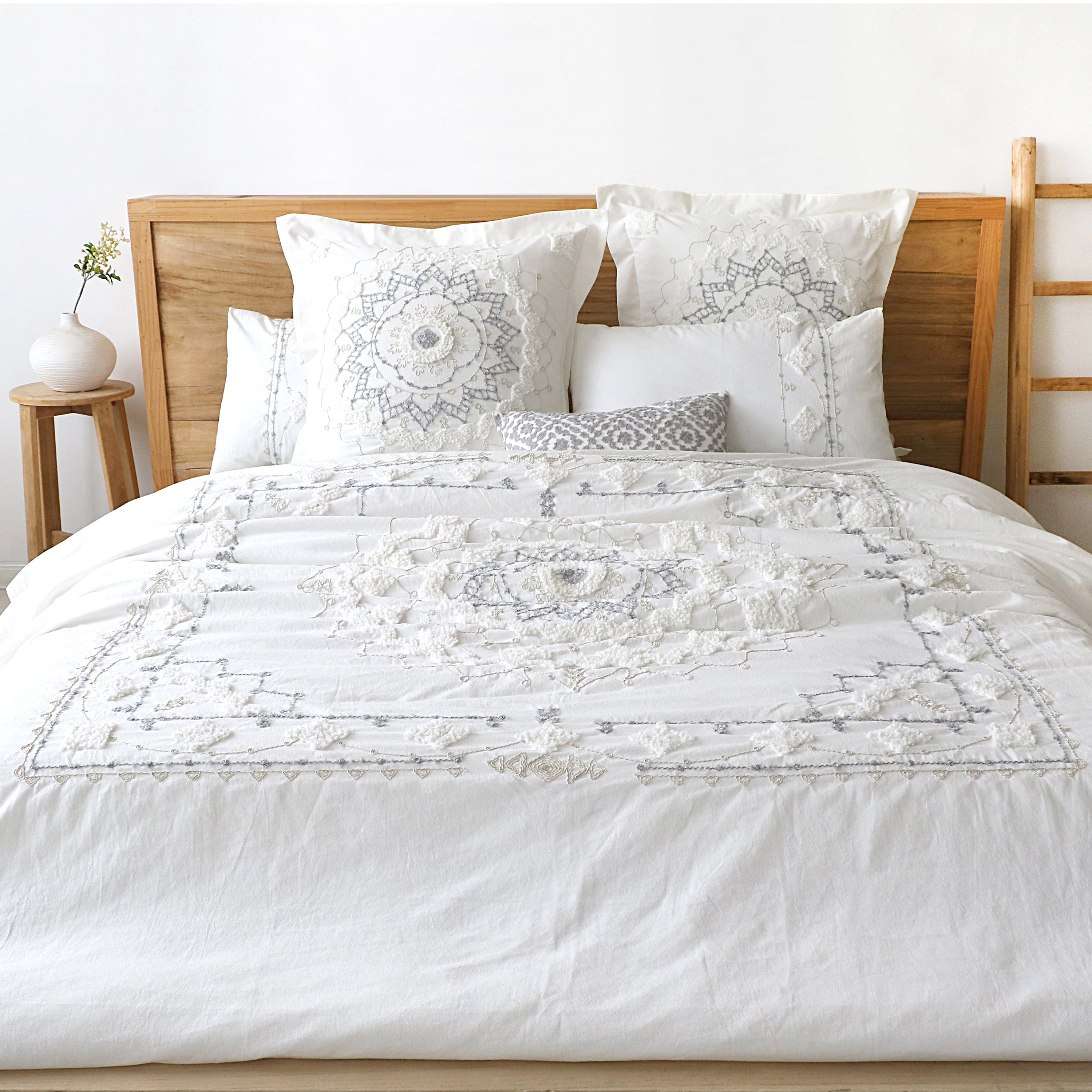 Levtex Home Harleson Medallion Duvet Cover Set Duvets