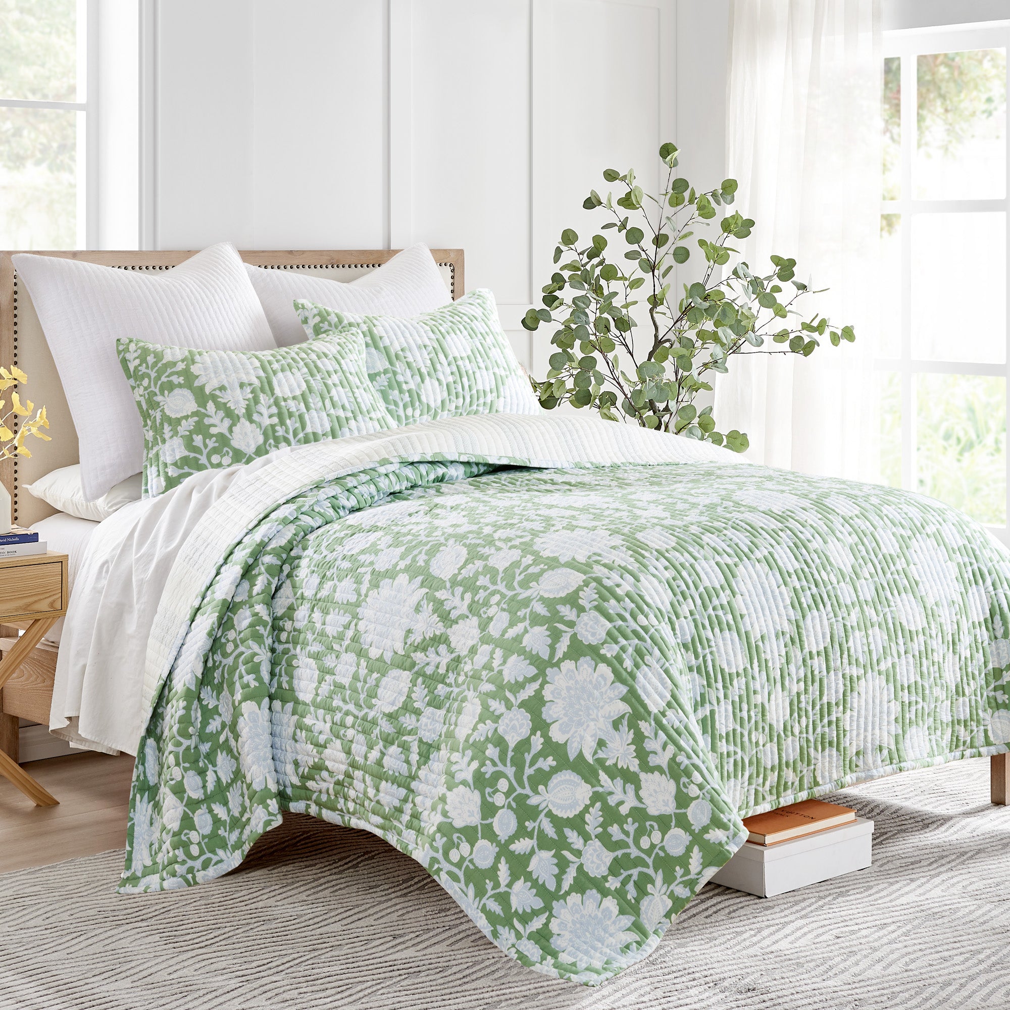 Levtex Home Evelyn Jacobean Floral Rayon Quilt Set Quilts