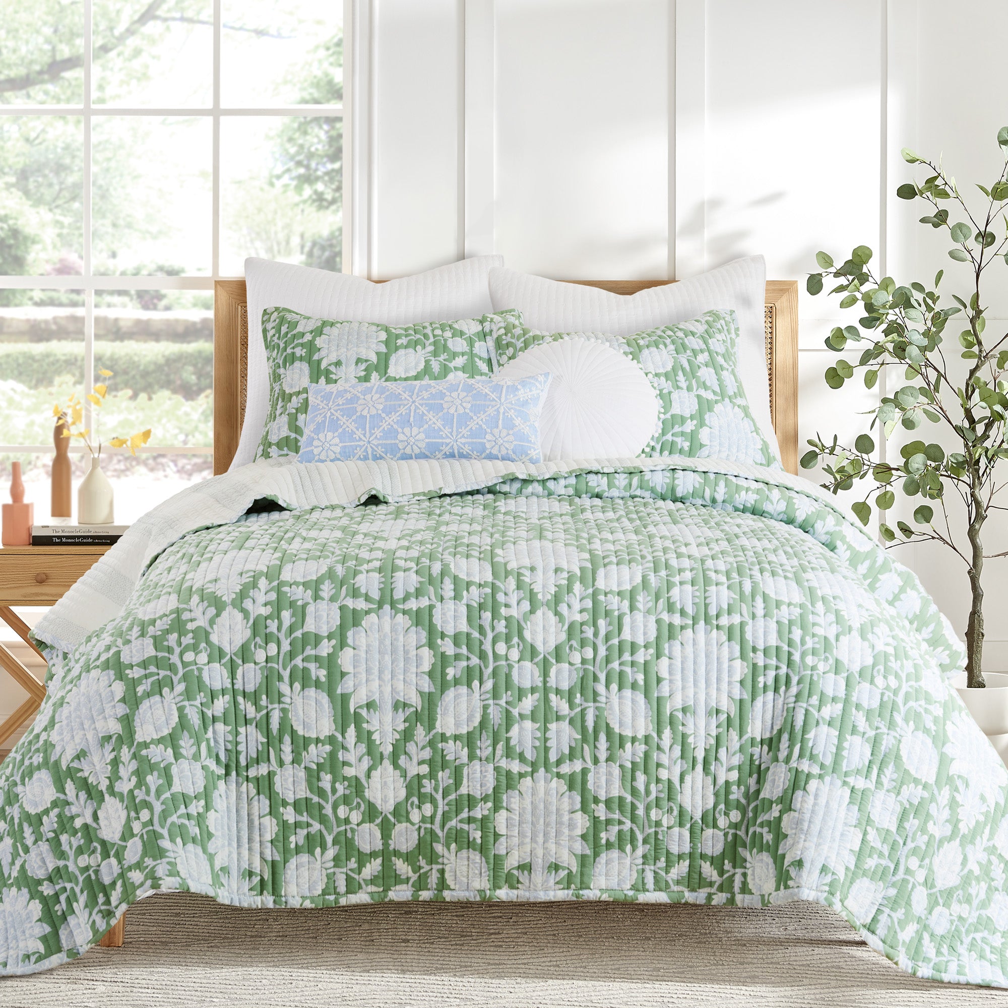 Levtex Home Evelyn Jacobean Floral Rayon Quilt Set Quilts
