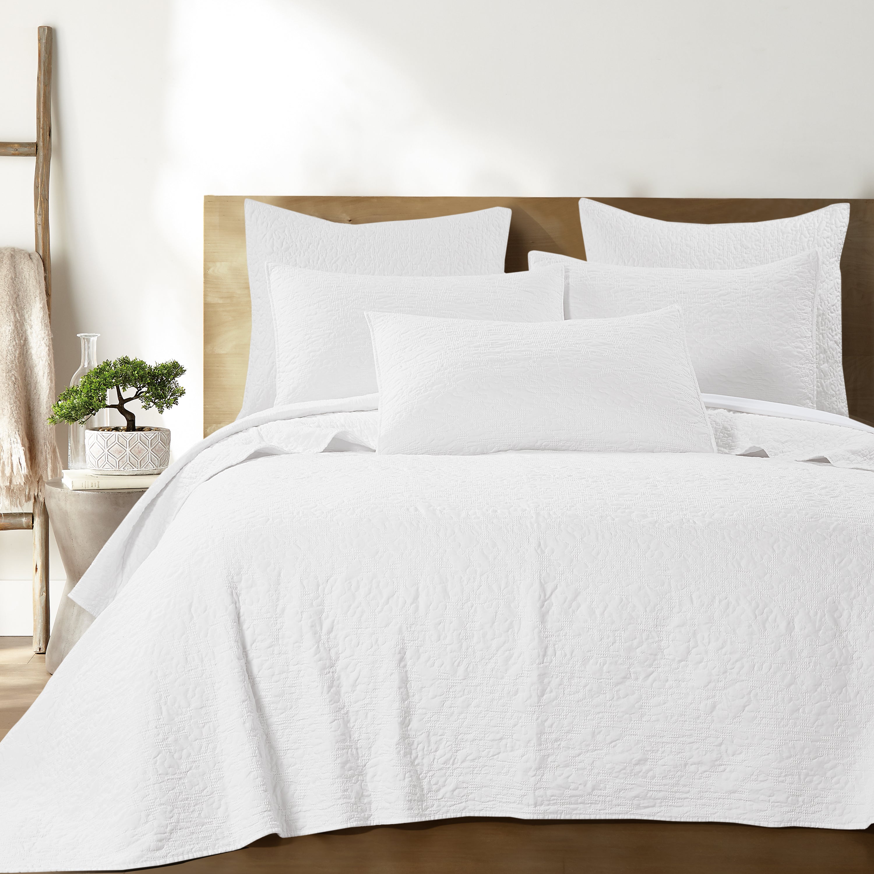 Levtex Home Emory White Quilt Set Quilts