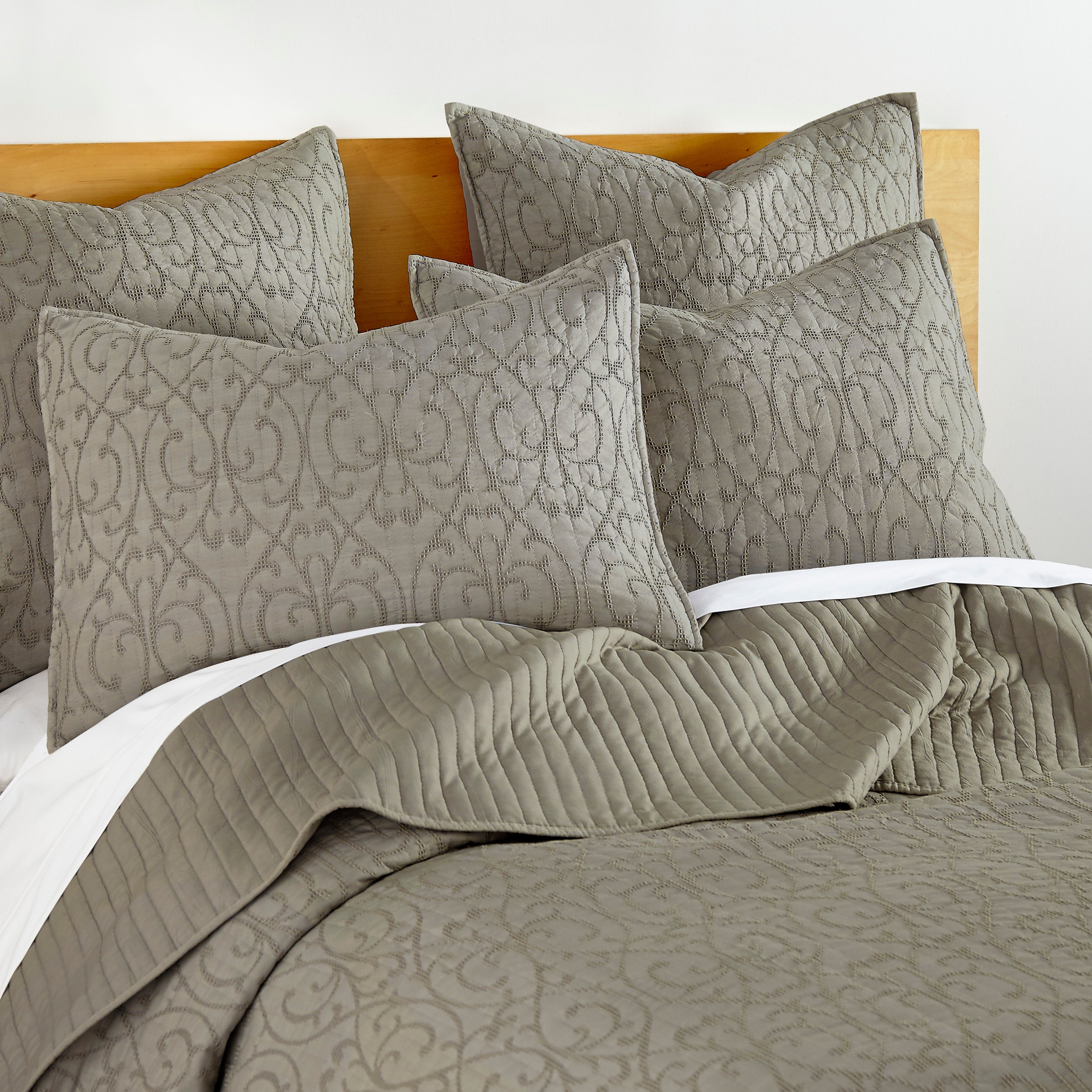 Levtex Home Beckett Taupe Quilt Set Quilts