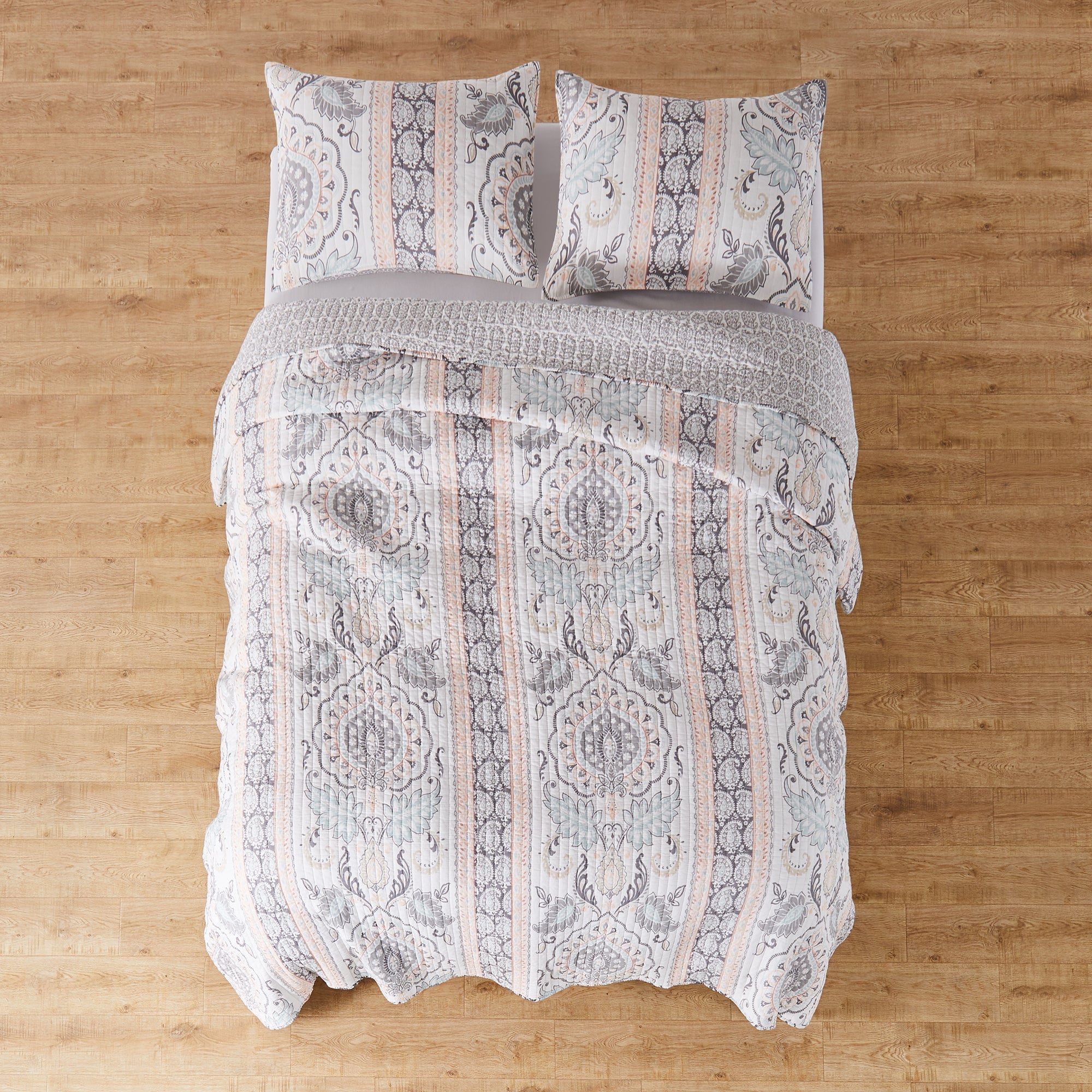 Levtex Home Darcy Quilt Set Quilts