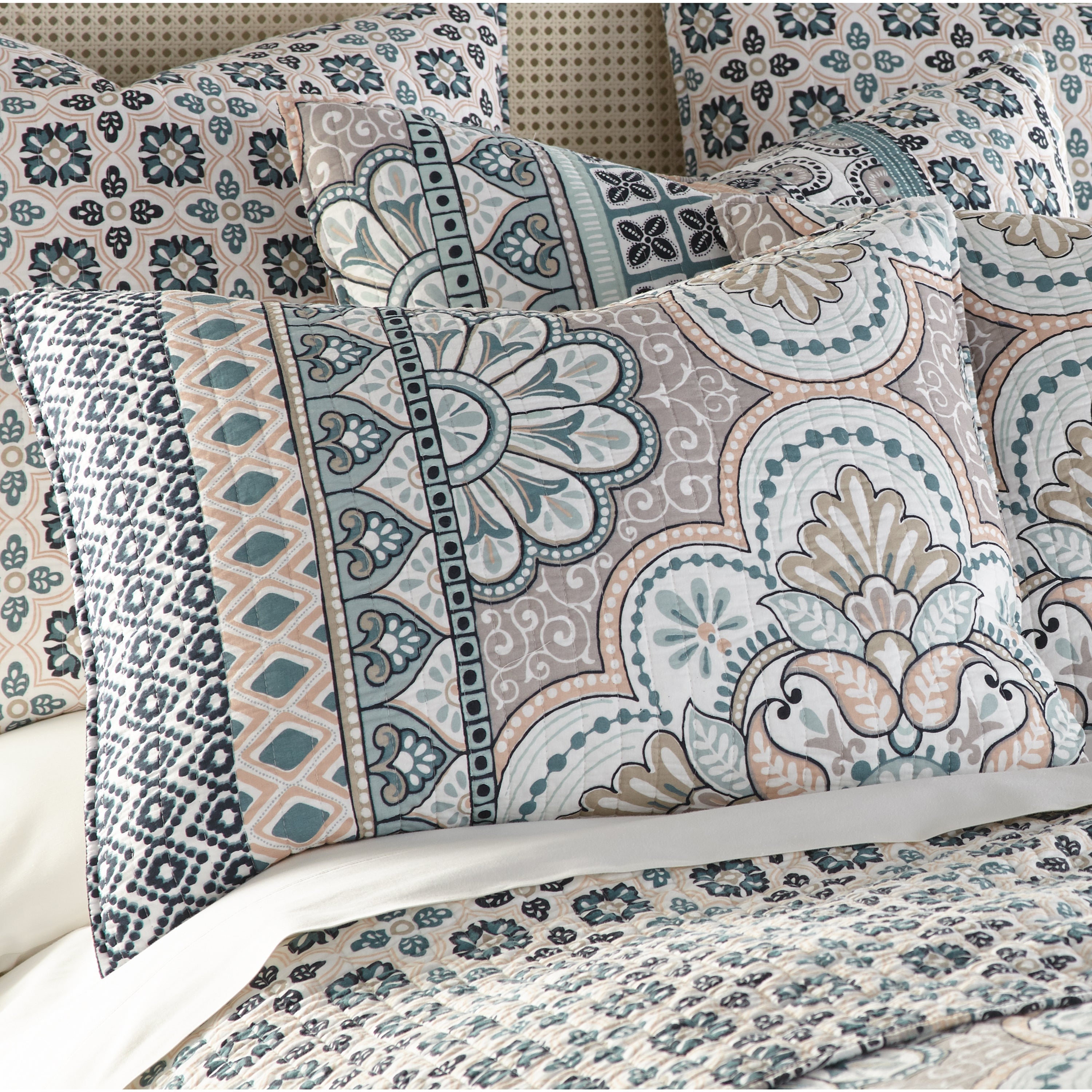 Levtex Home Addie Quilt Set Quilts