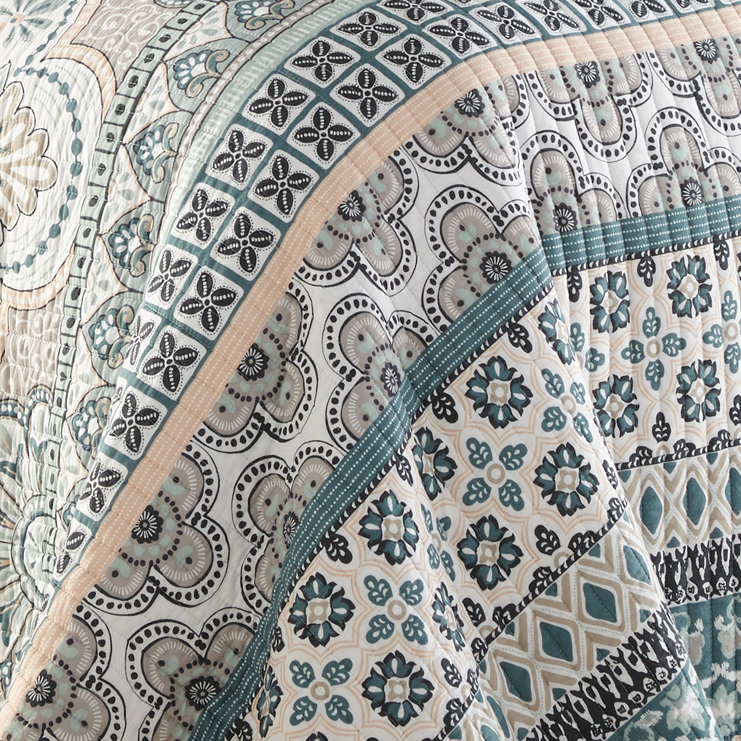 Levtex Home Addie Quilt Set Quilts