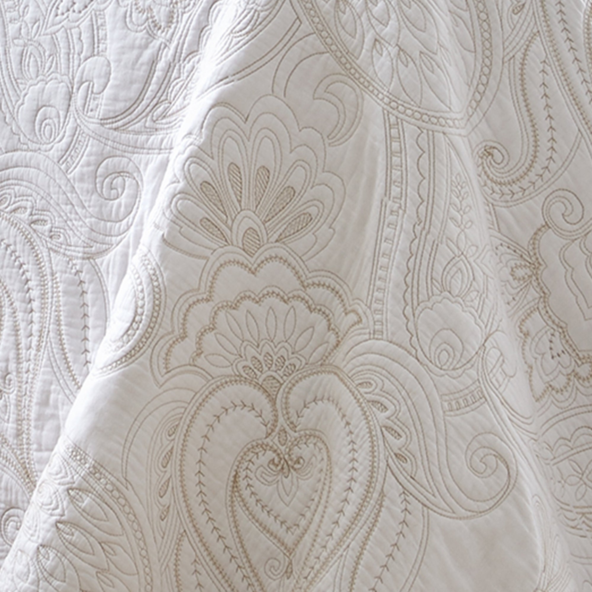 Levtex Home Perla White Quilt Set Quilts