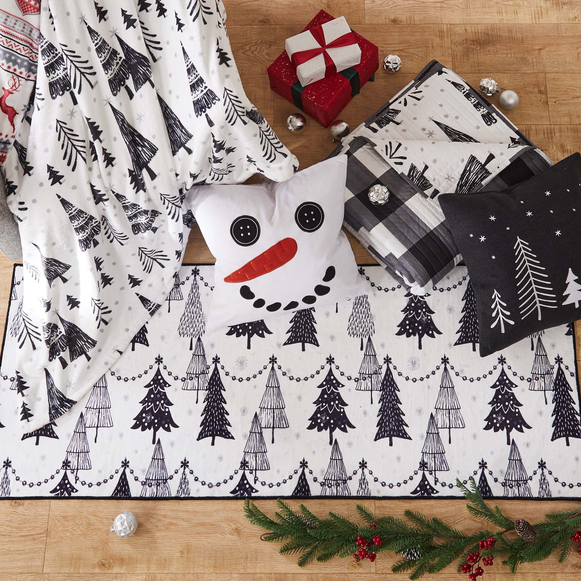 Levtex Home Northern Star Frosty Applique Pillow Decorative Pillows