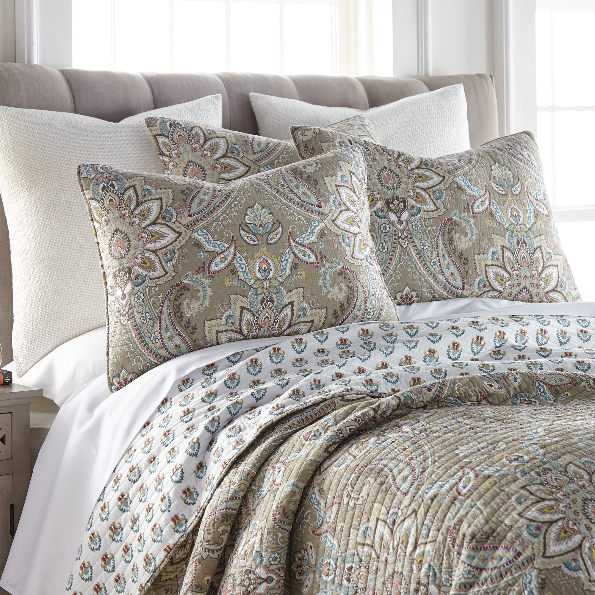 Levtex Home Kassandra Quilt Set Quilts