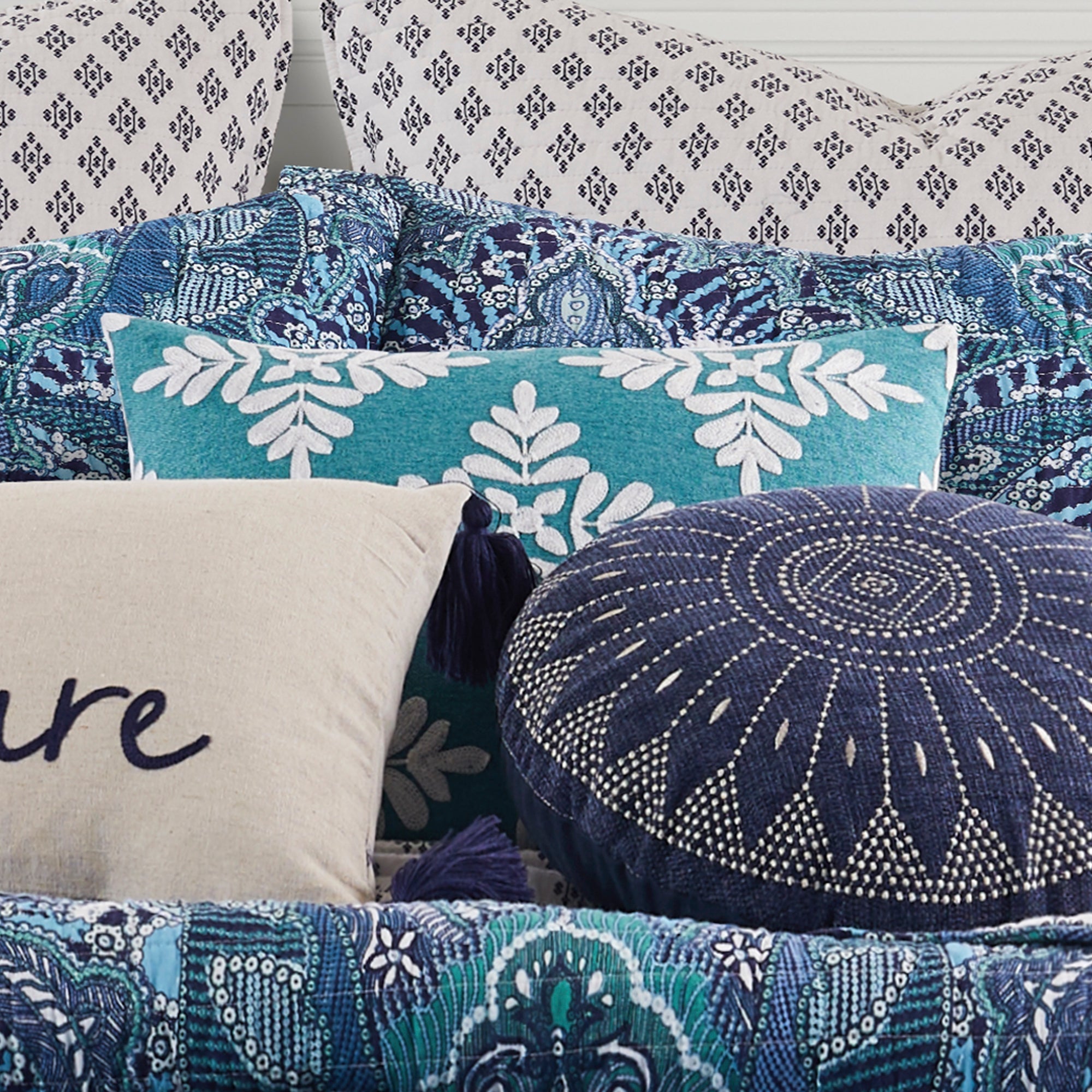Levtex Home Bellamy Teal Crewel Medallion Pillow Decorative Pillows