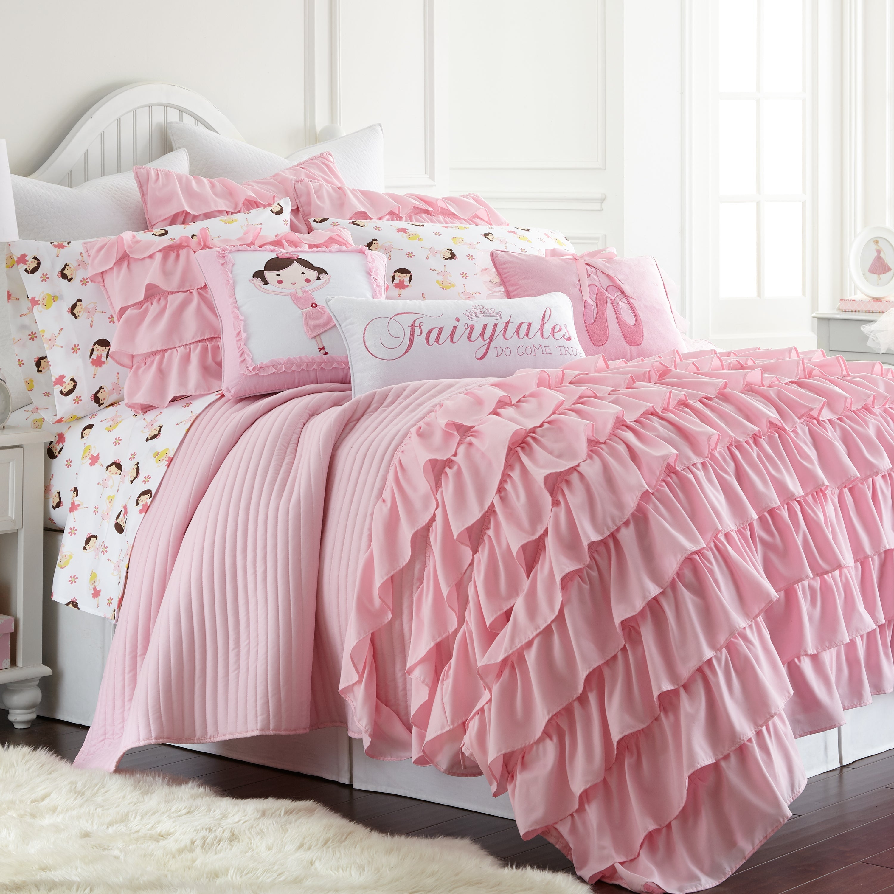 Levtex Home Bella Quilt Set Kids Quilts