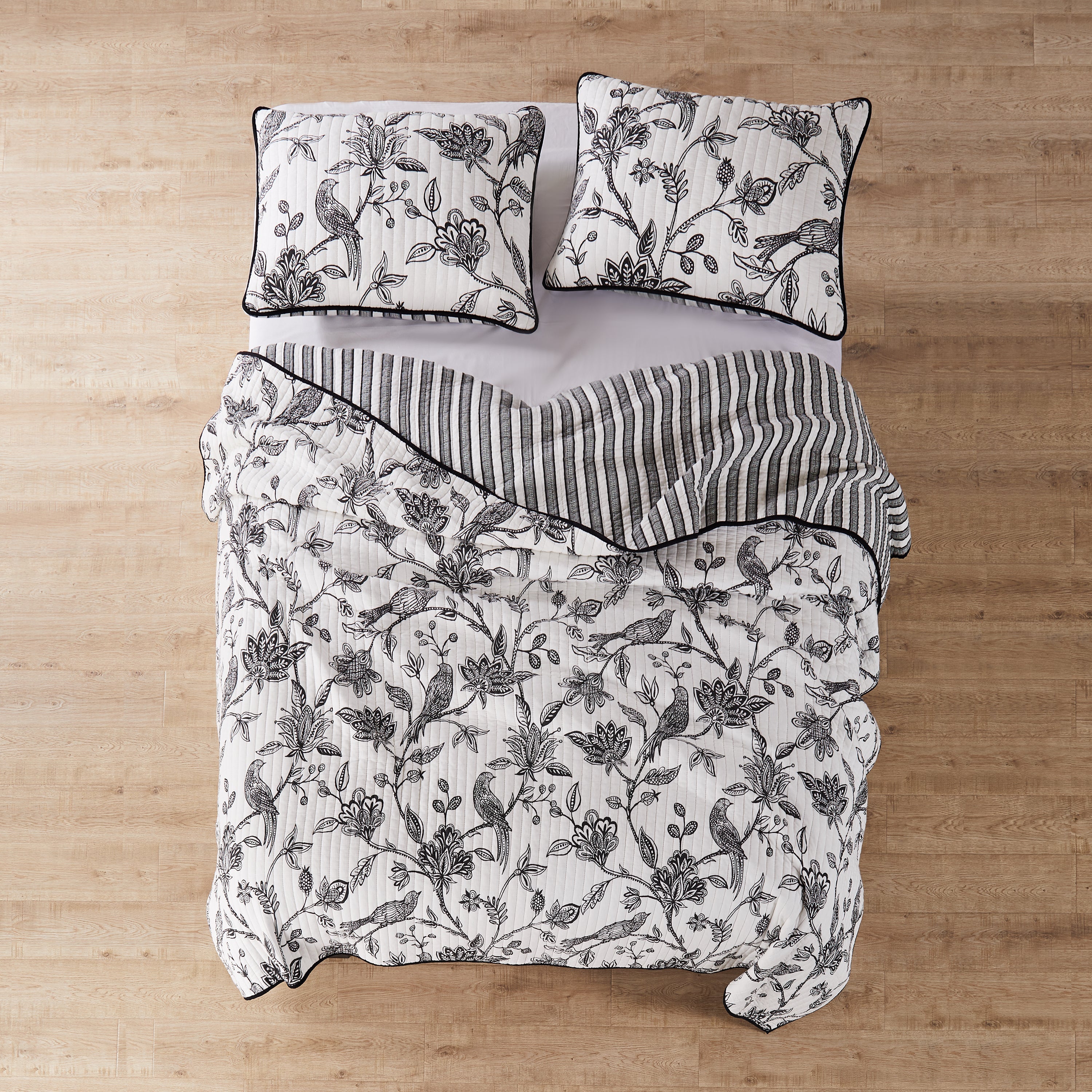 Levtex Home Tanzie Black Quilt Set Quilts