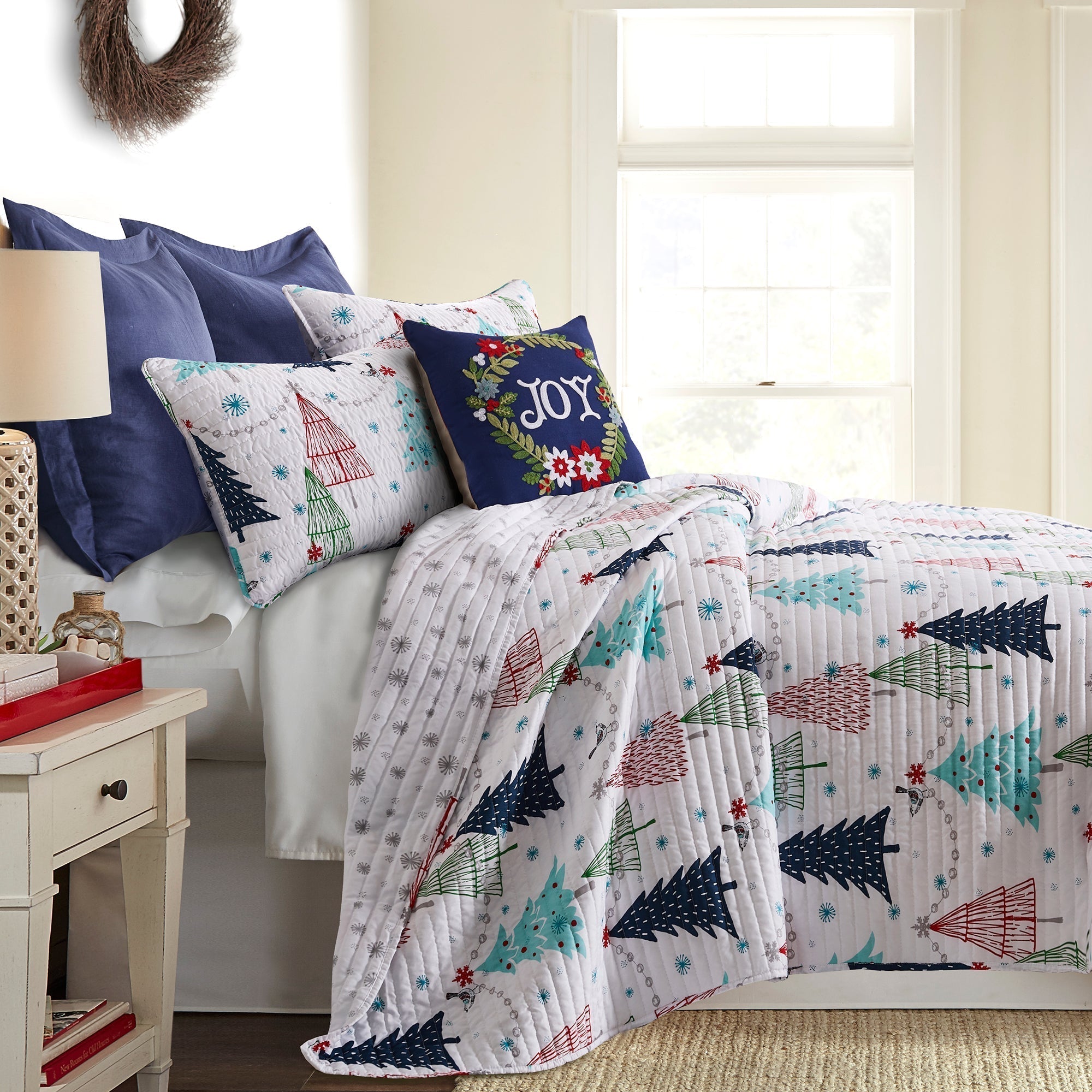 Levtex Home White Pine Quilt Set Quilts