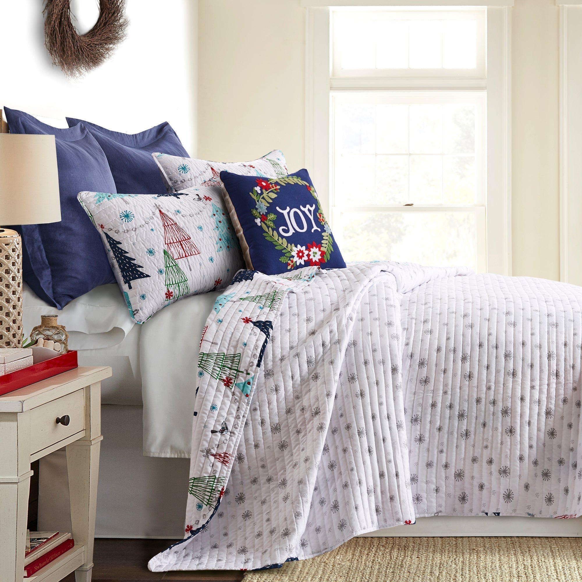 Levtex Home White Pine Quilt Set Quilts