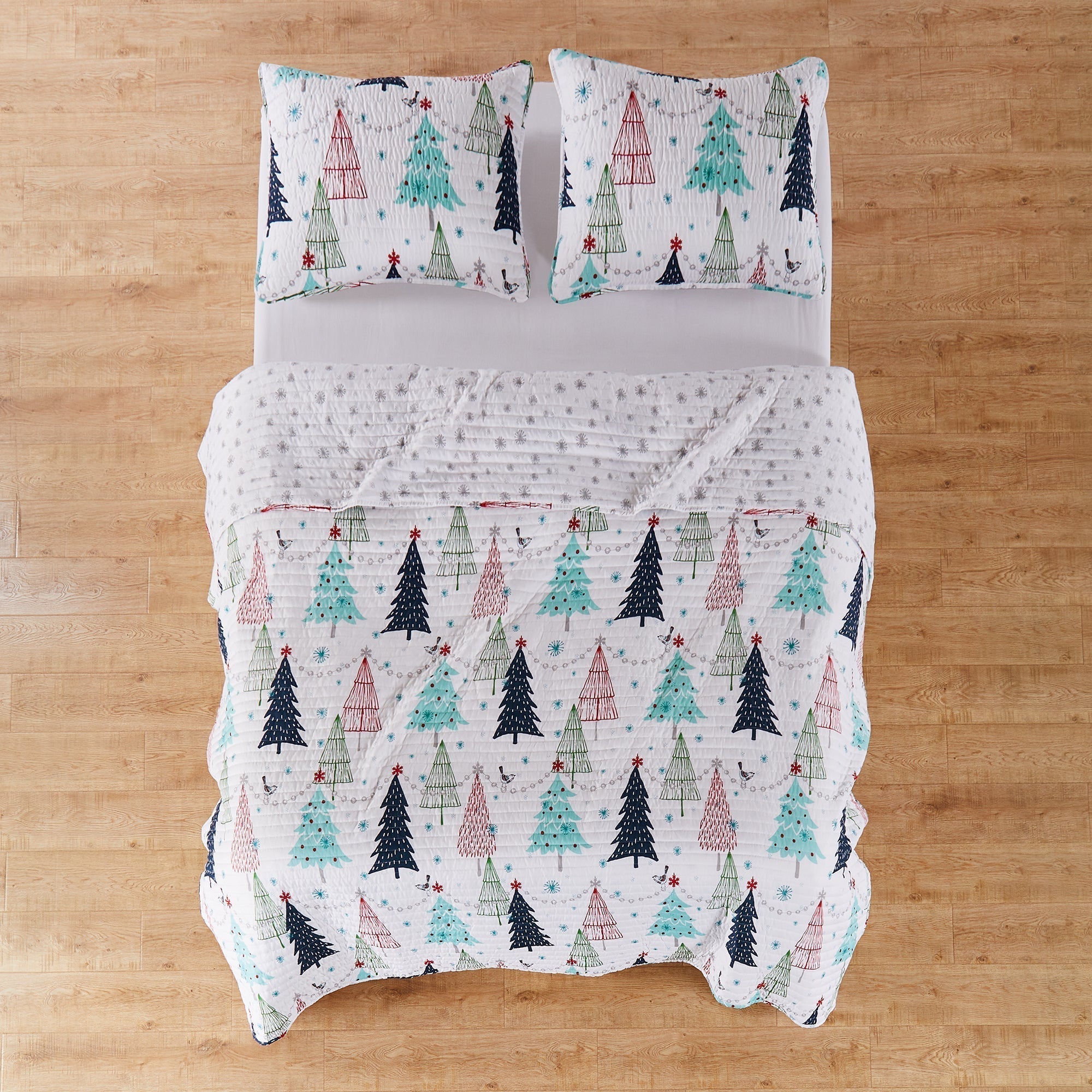 Levtex Home White Pine Quilt Set Quilts