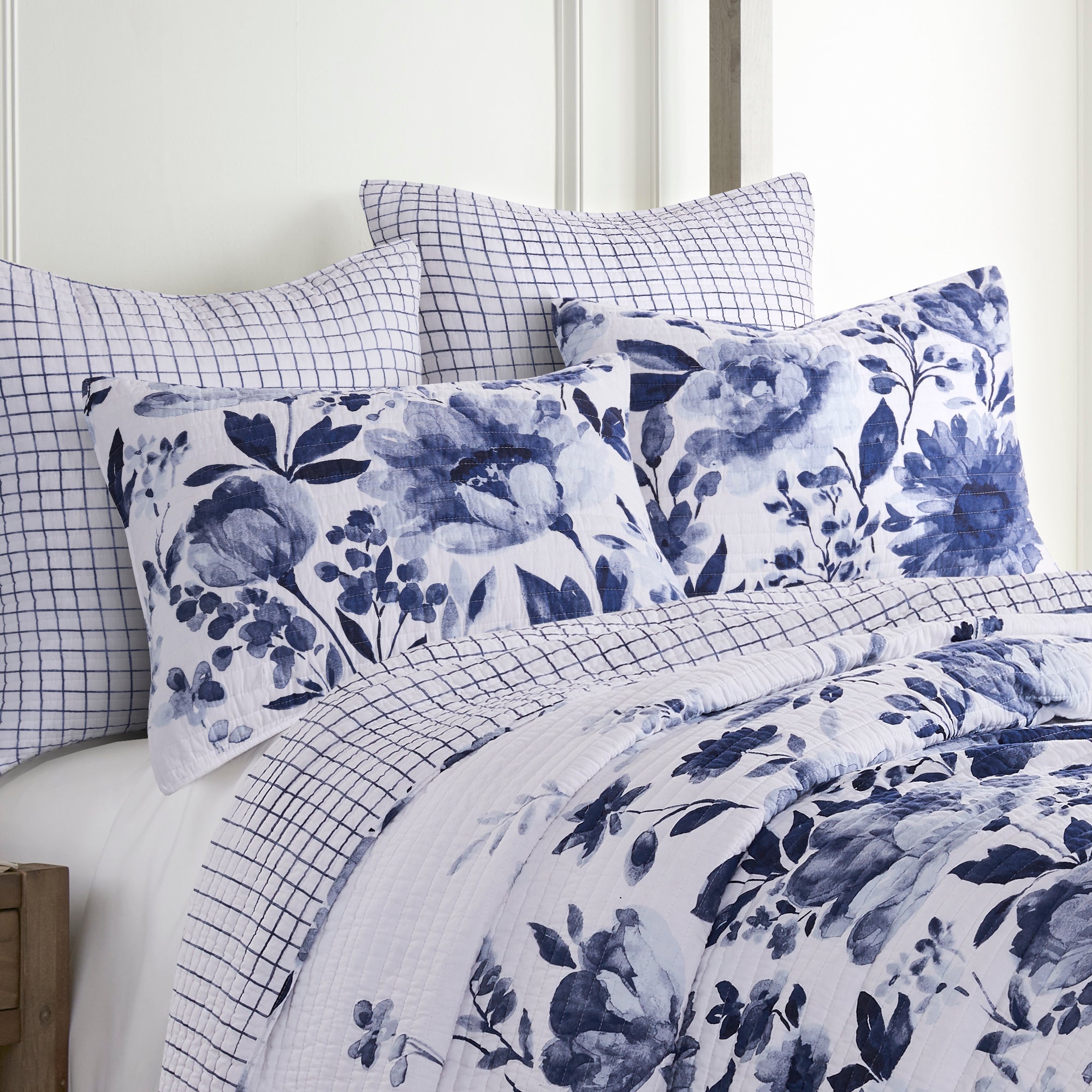 Levtex Home Riella Garden Quilt Set Quilts