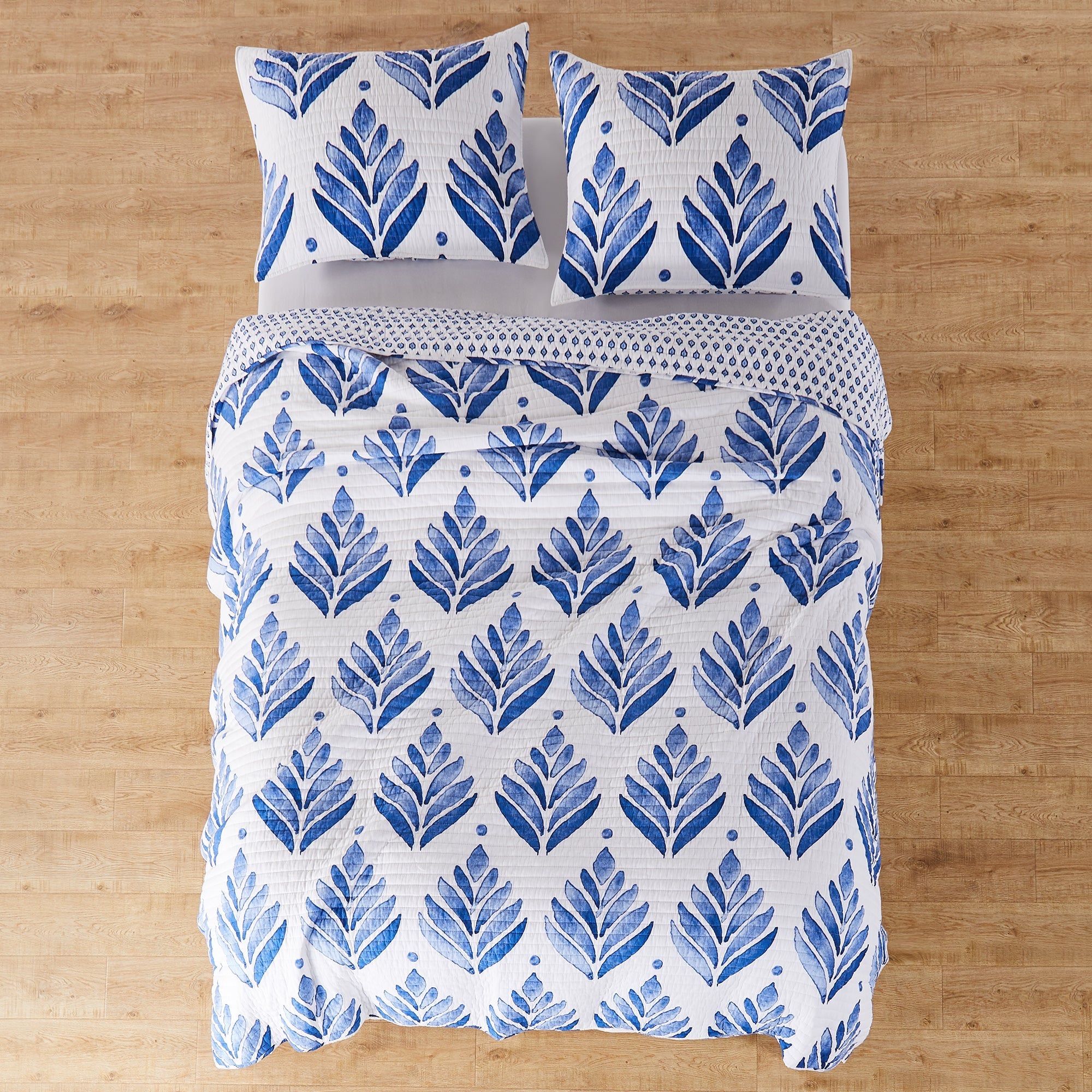 Levtex Home Vintage Blossom Quilt Set Quilts
