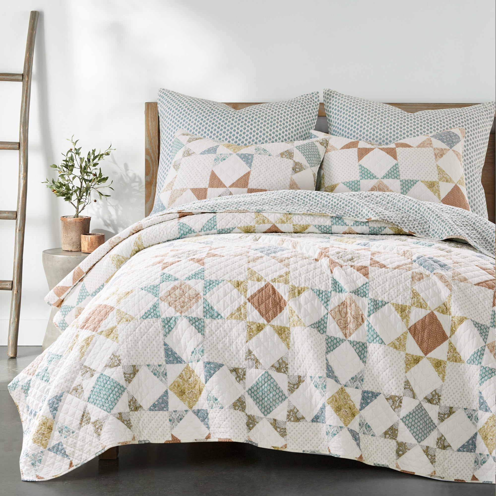 Levtex Home Lottie Quilt Set Quilts