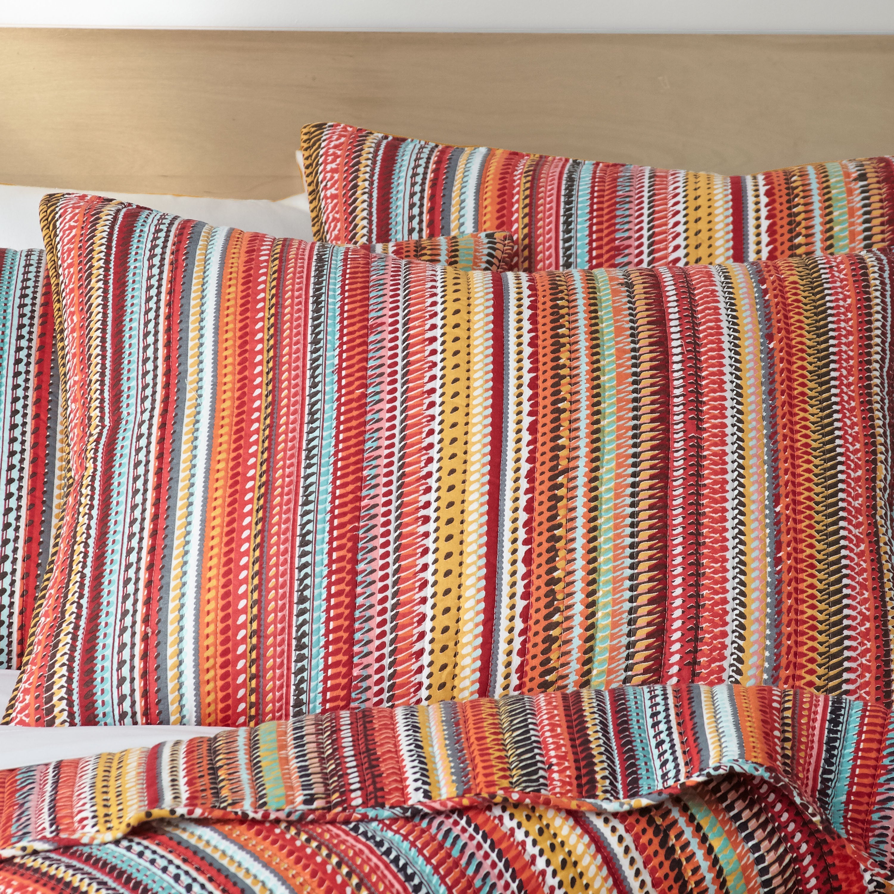 Levtex Home Uluru Stripe Quilt Set Quilts