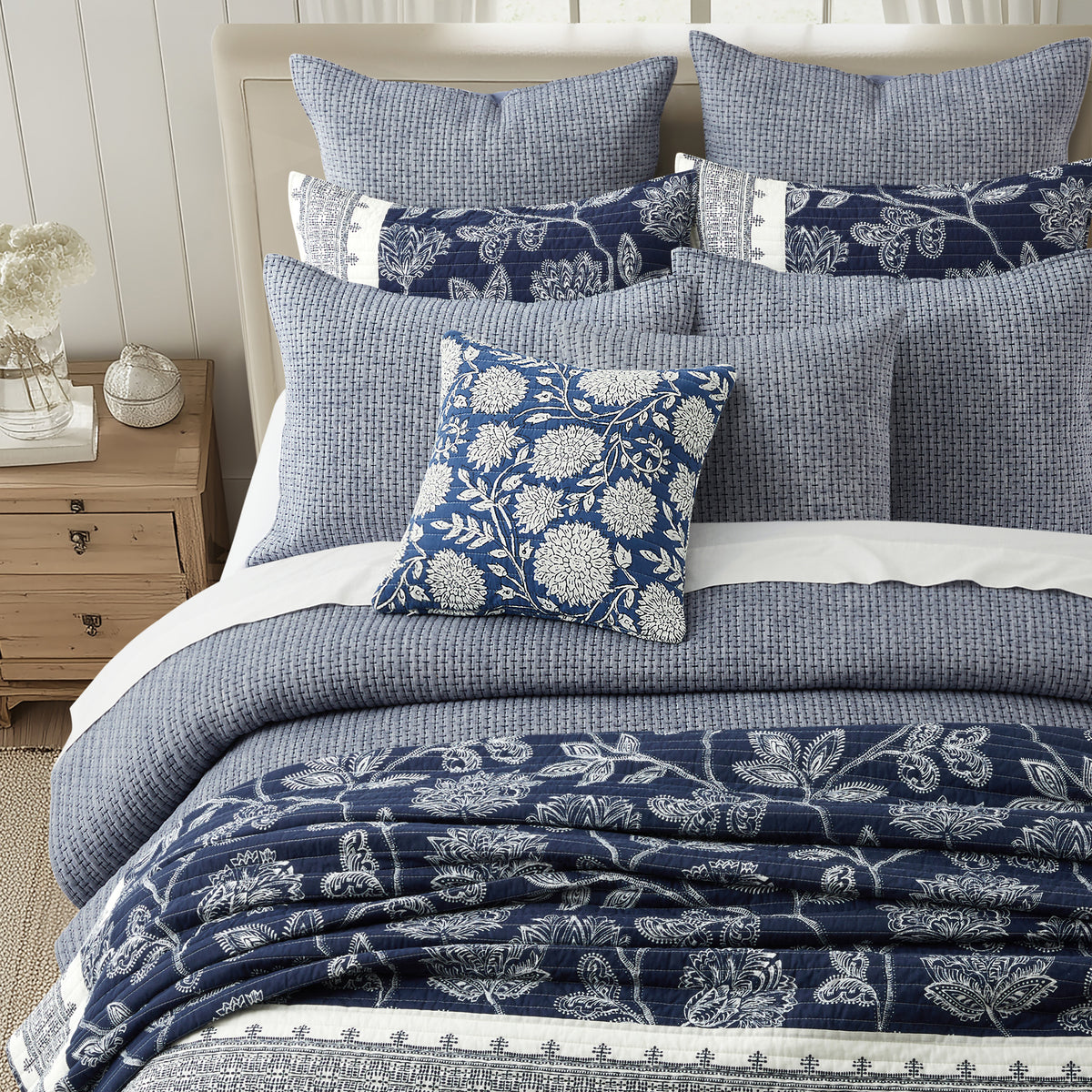 Sonoire Navy Quilt Set
