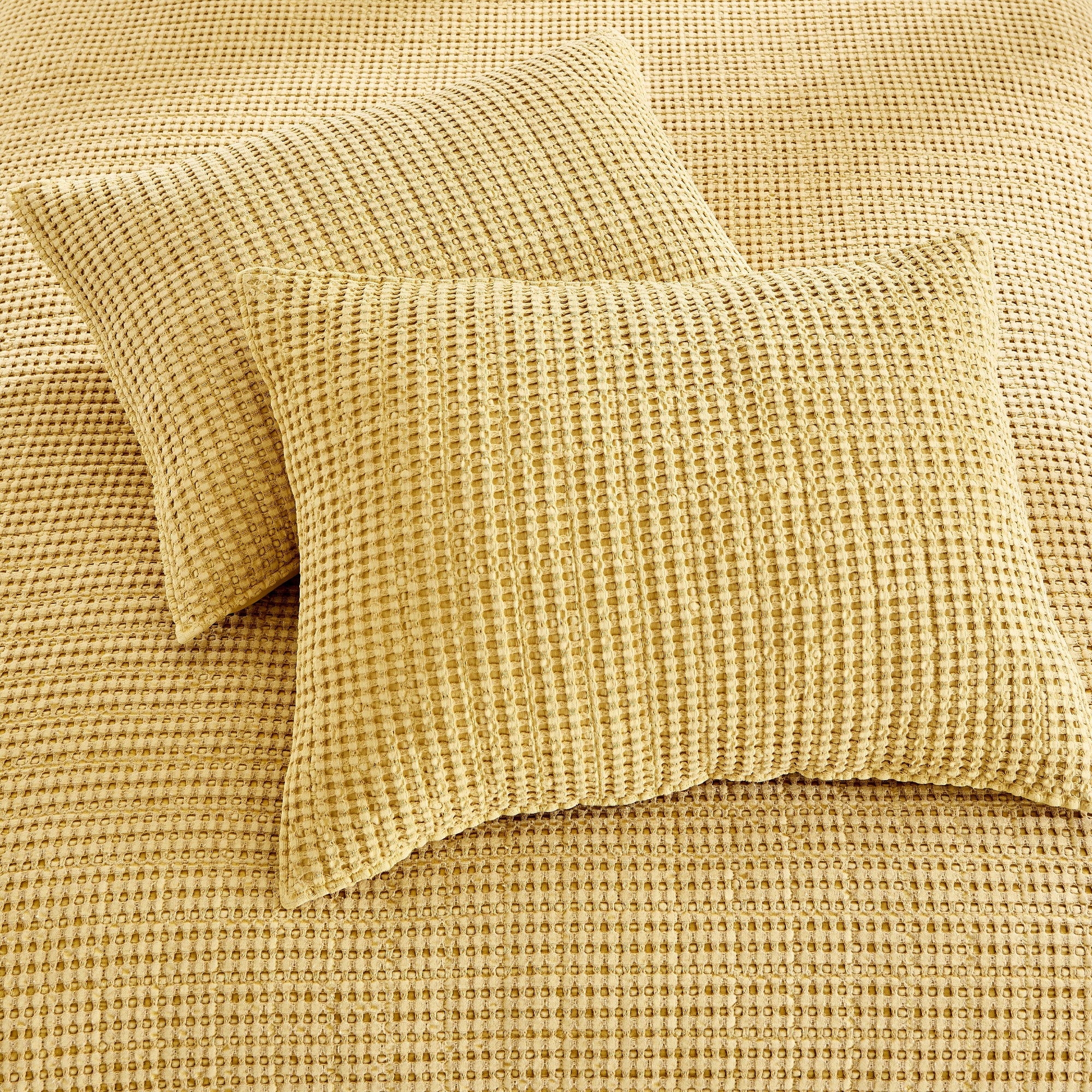 Mills Waffle Ochre Quilt Set