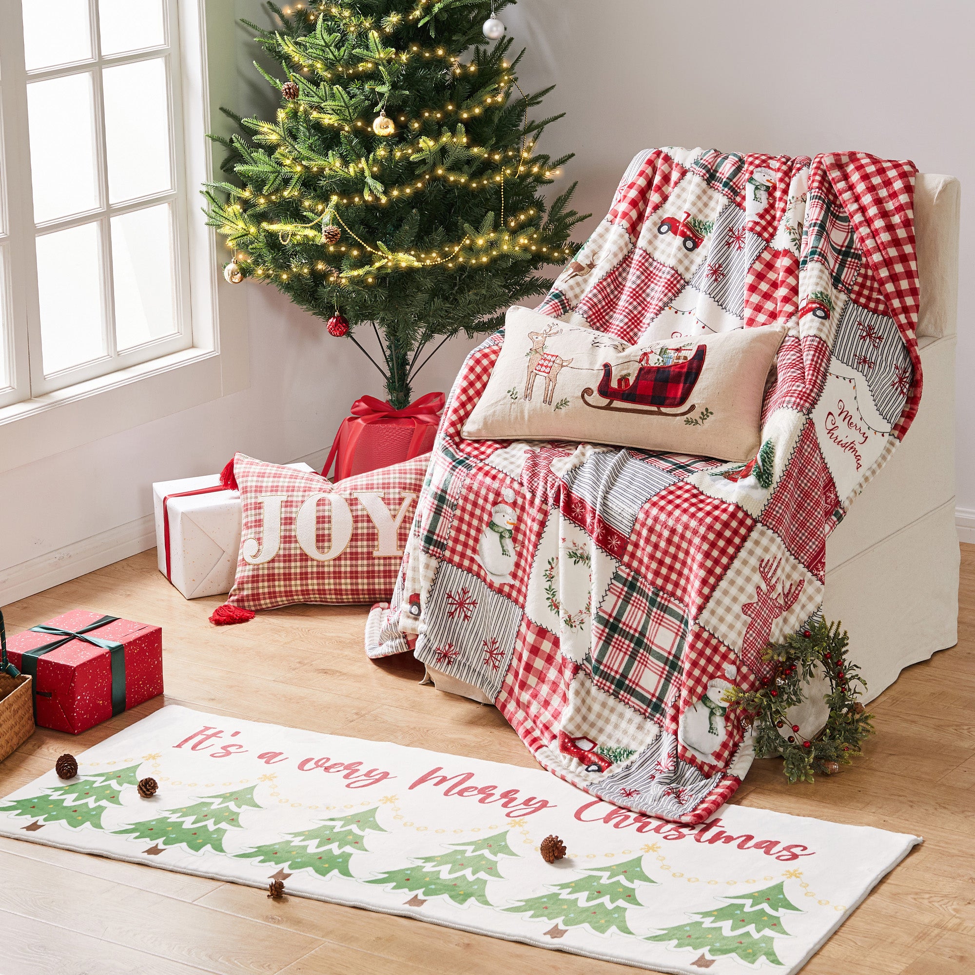Home For Christmas Reverse Blanket - Quilt Print
