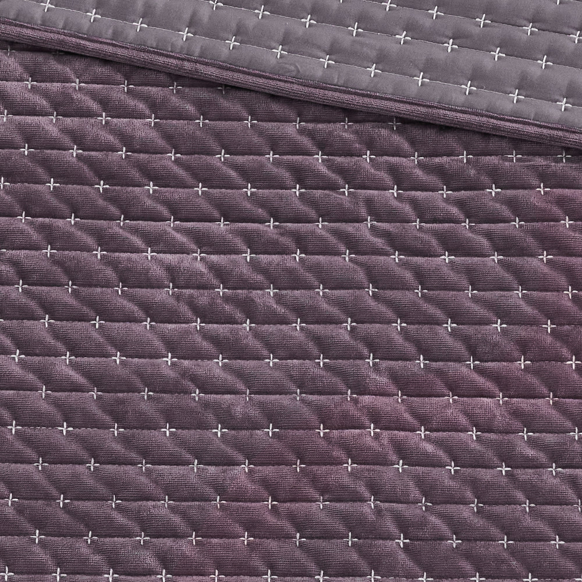 Velvet Stitch Quilt Set
