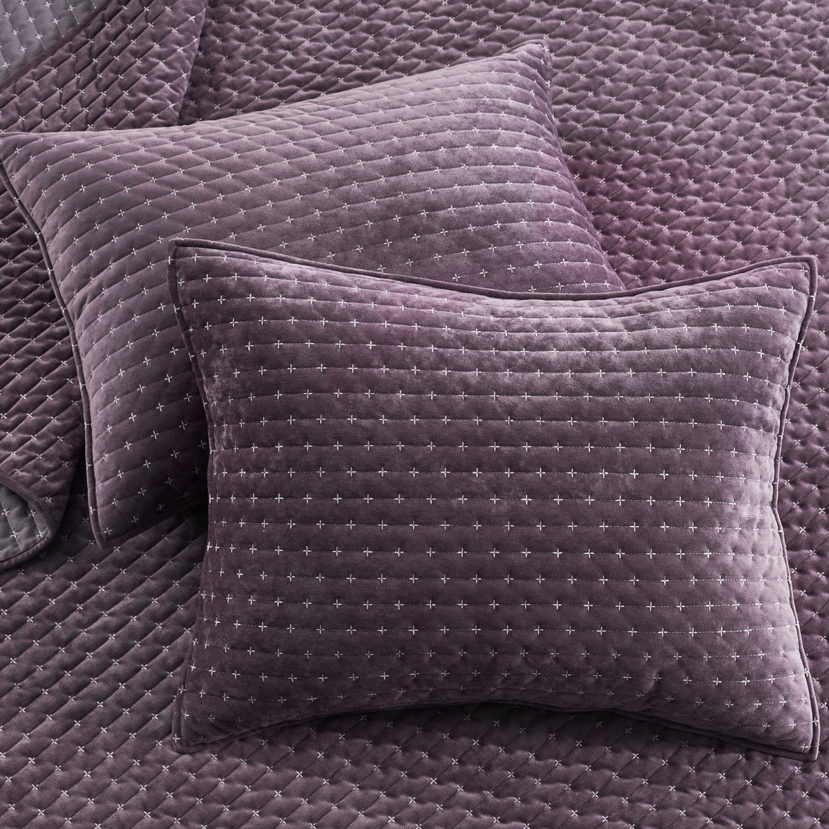 Velvet Stitch Quilt Set