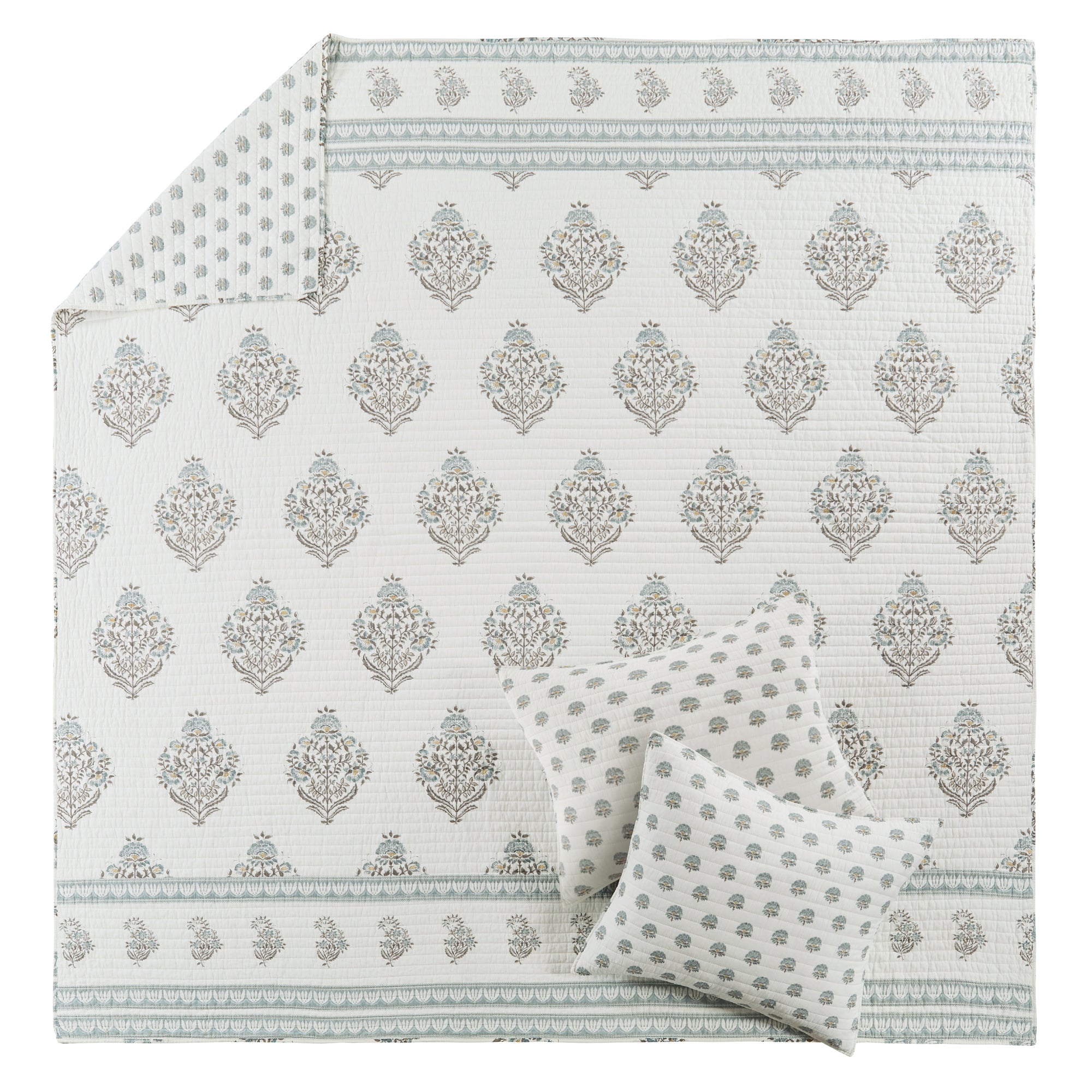 Kamira Quilt Set