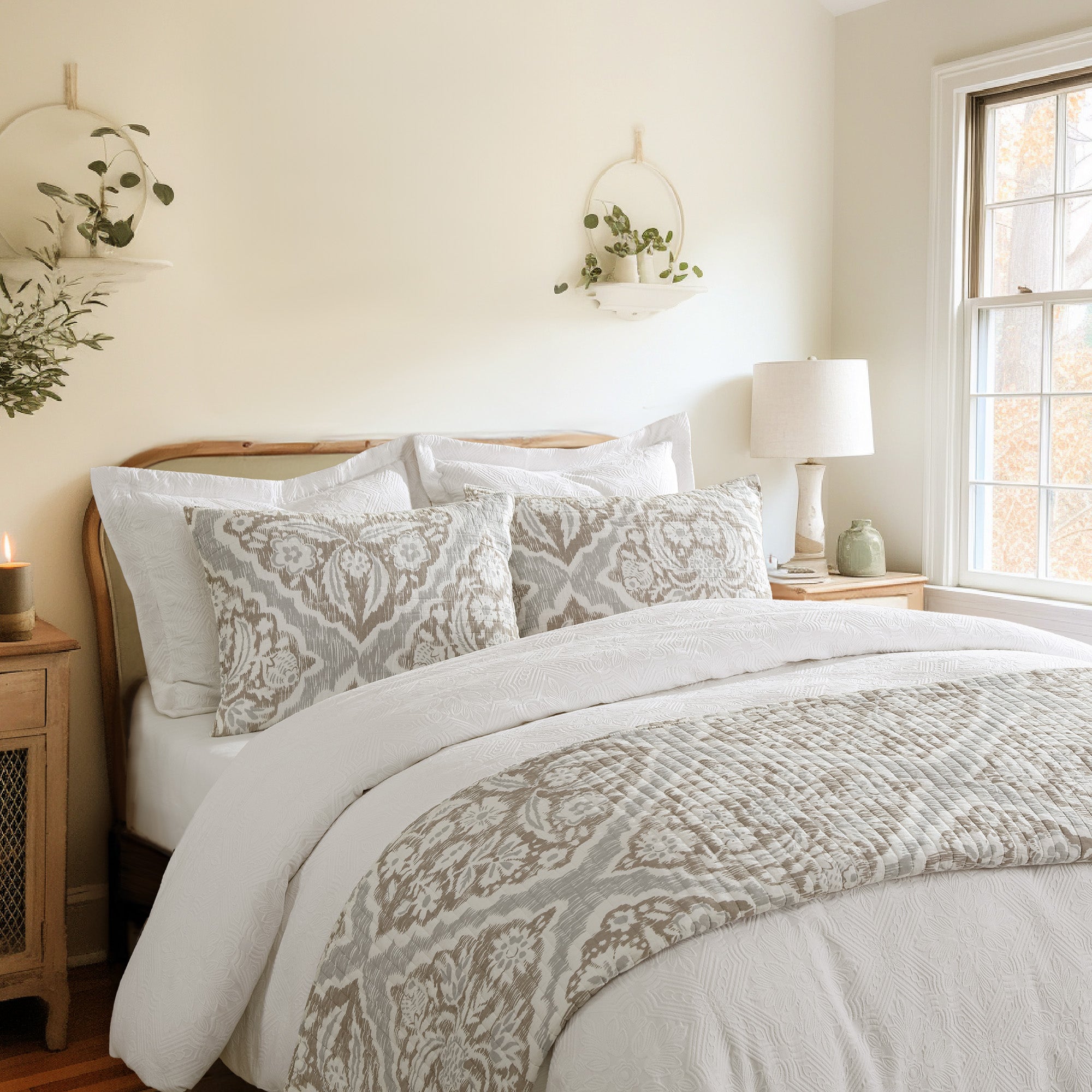 Matelasse Comforter Set