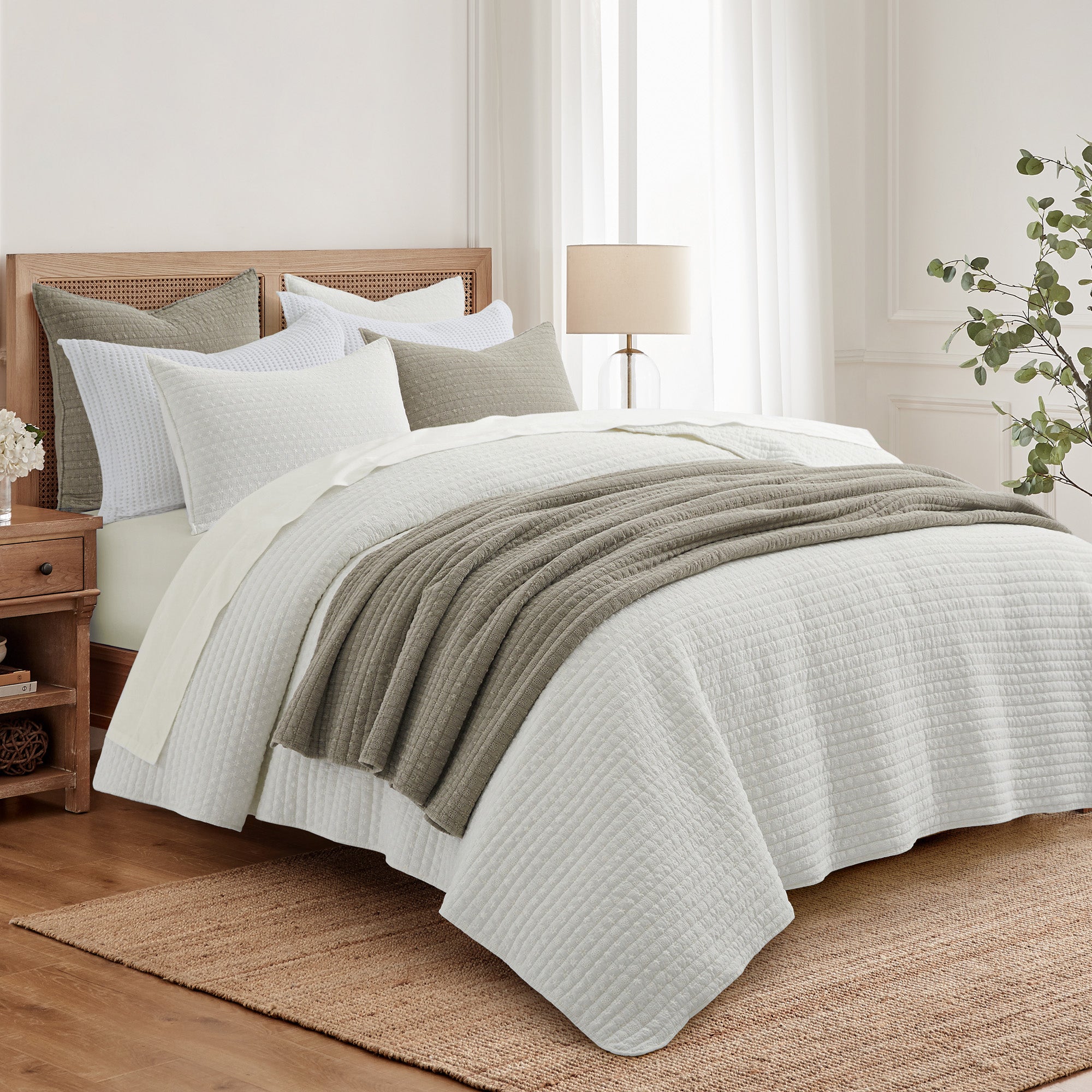 Eyelet Cream Quilt Set