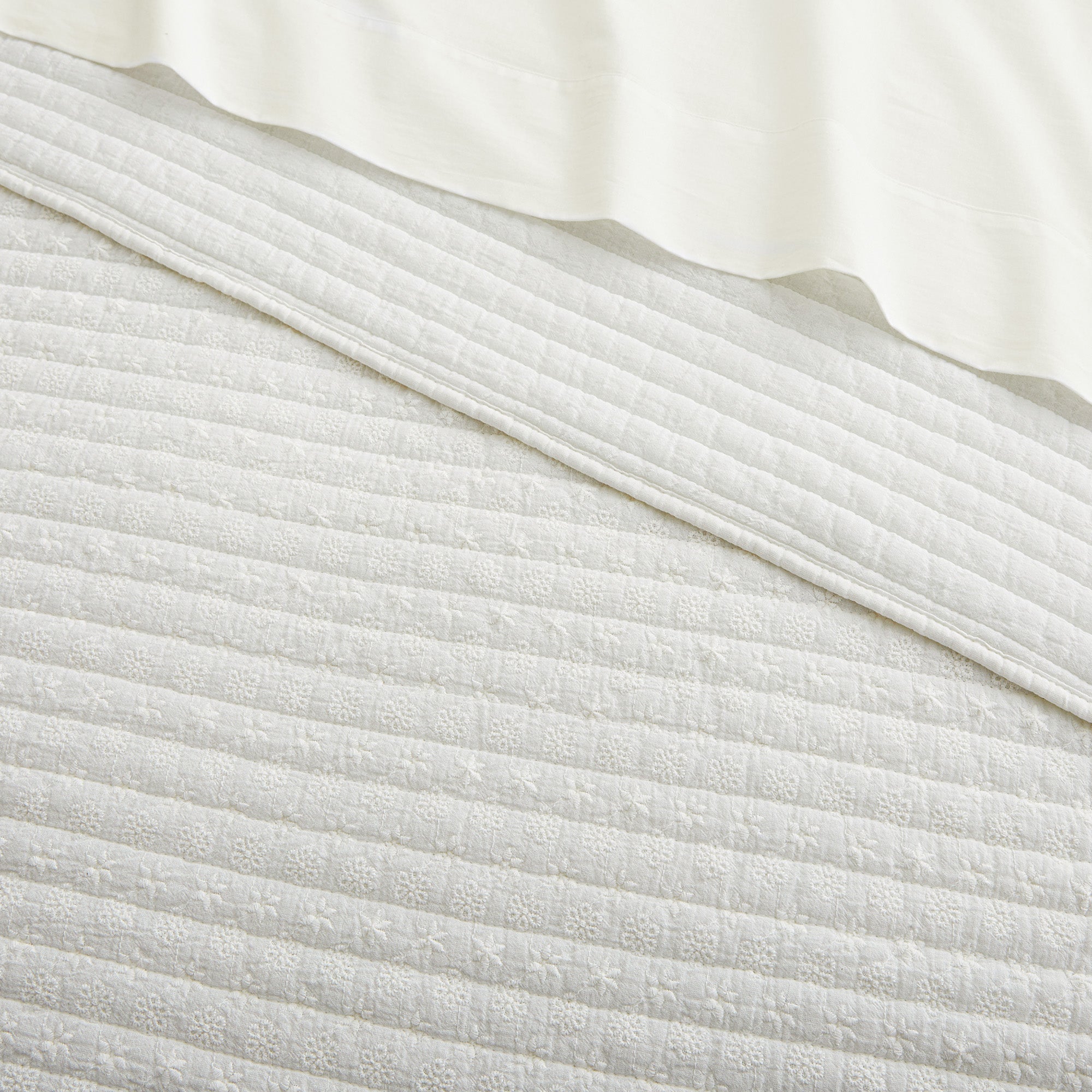 Eyelet Cream Quilt Set