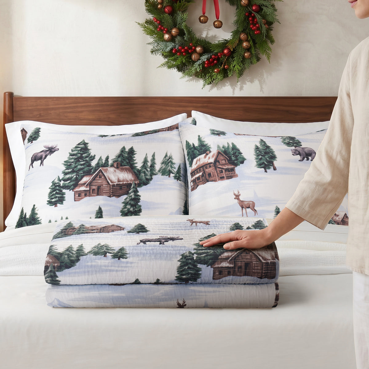 Lodge Toile Quilt Set