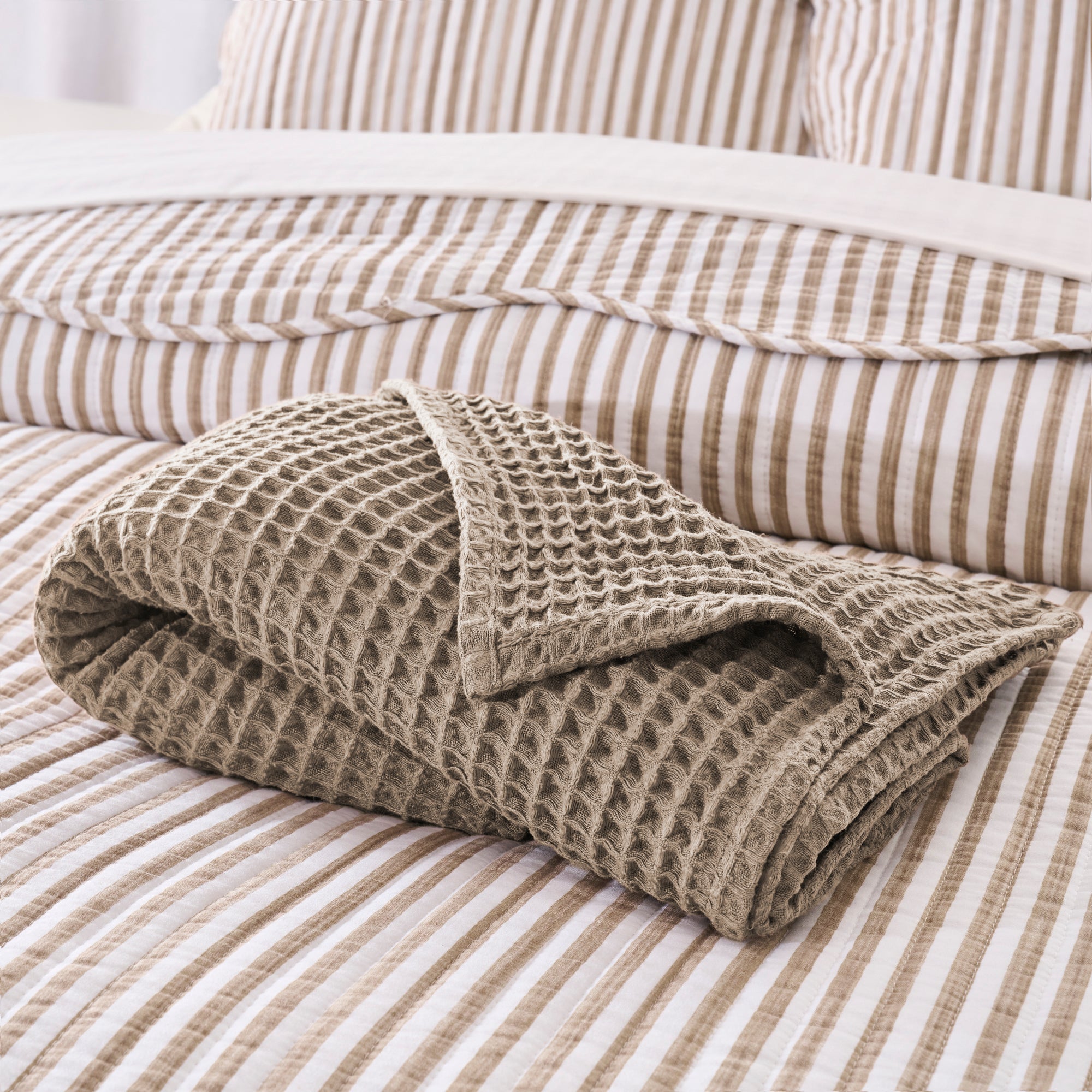 Martha Stripe Quilt Set