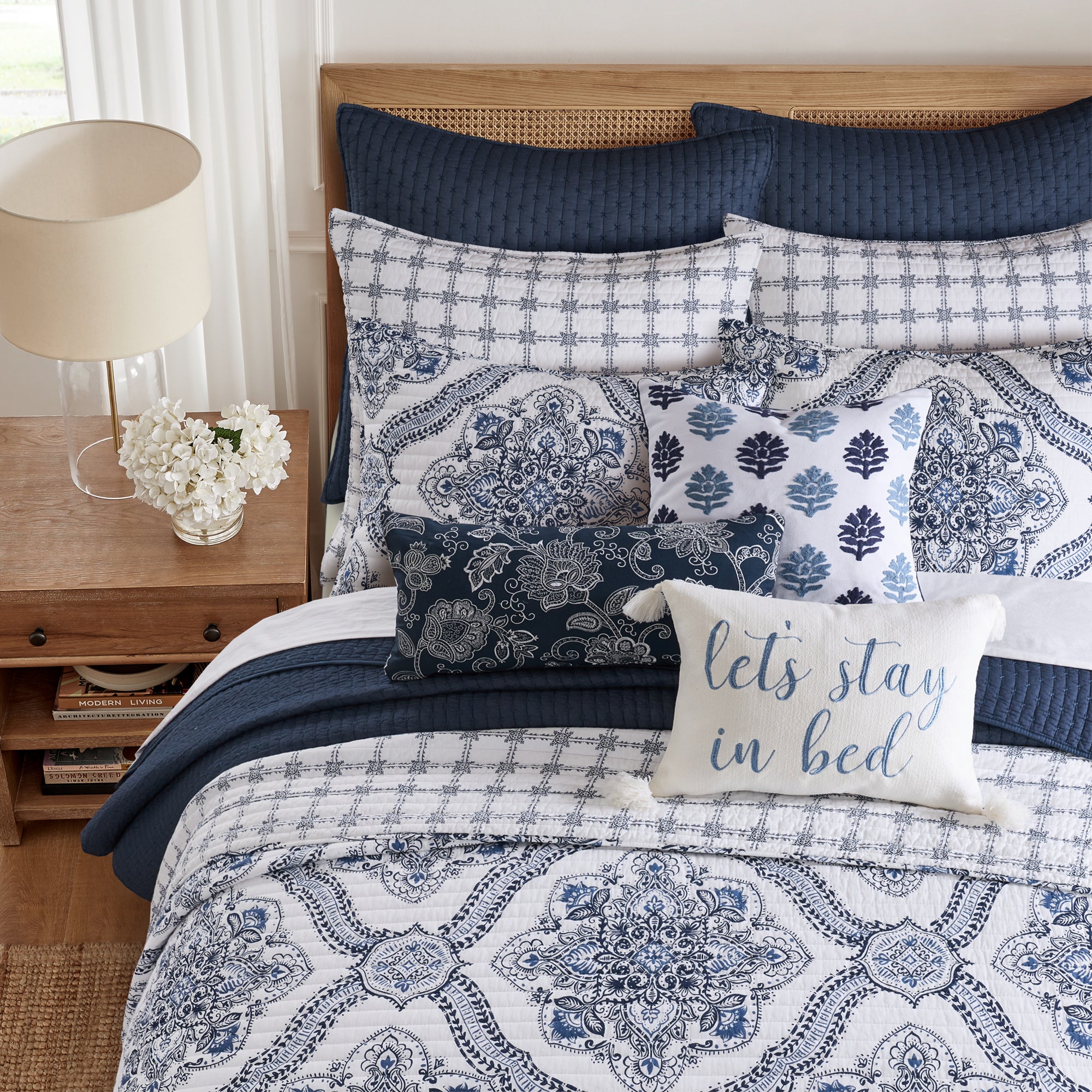Lentana Navy Quilt Set